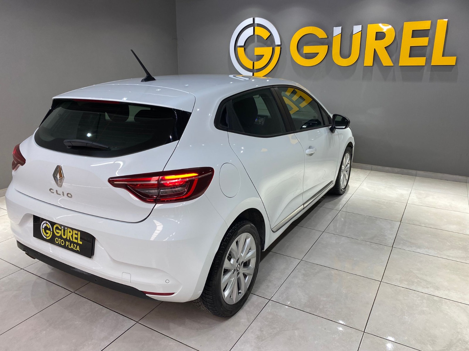 2023 Benzin Manuel Renault Clio Beyaz Gürel Tasarım Aksesuar Otomotiv San. Tic. Ltd. Şti.