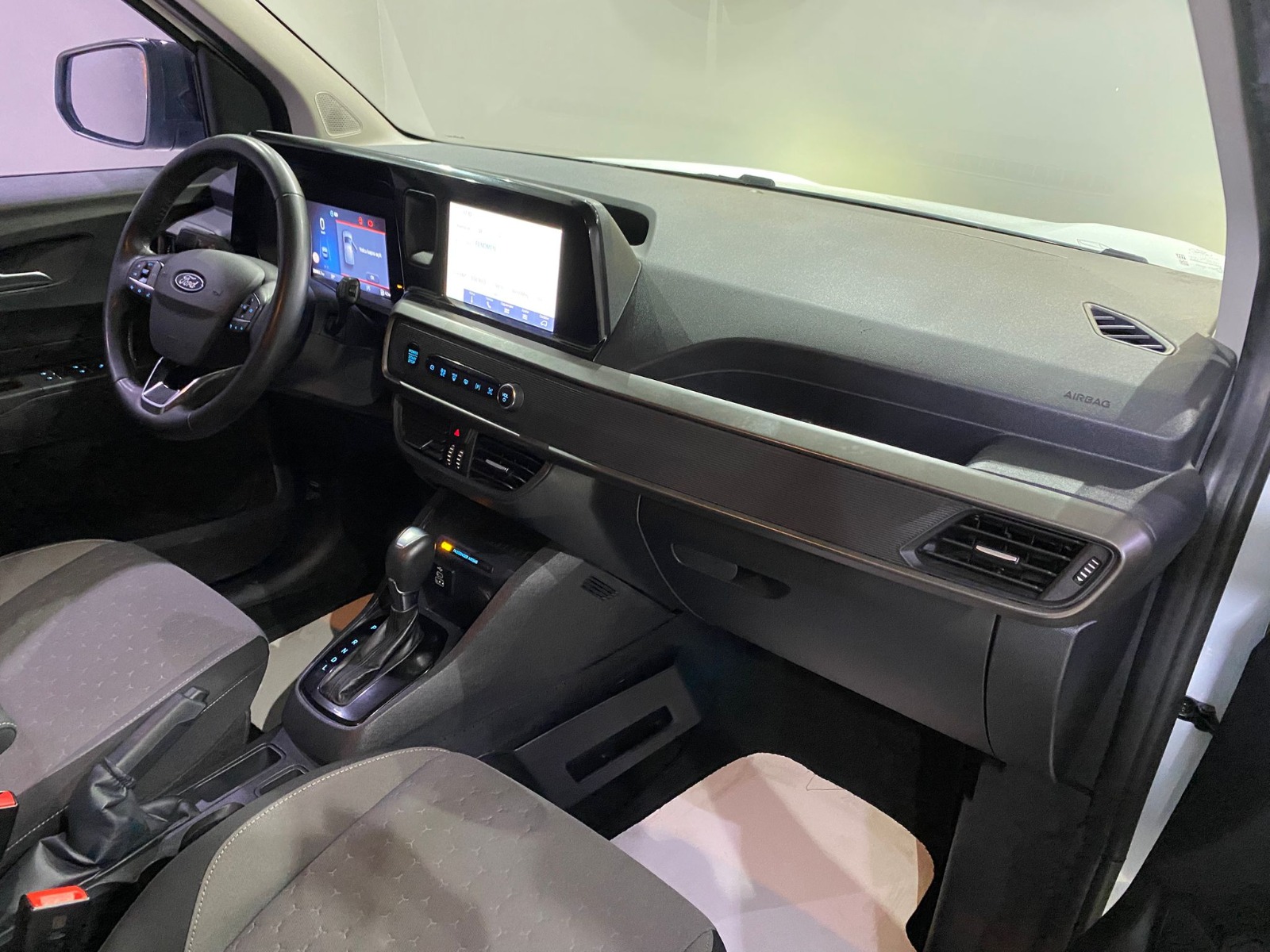 2024 Benzin Otomatik Ford Tourneo Courier Beyaz Gürel Tasarım Aksesuar Otomotiv San. Tic. Ltd. Şti.