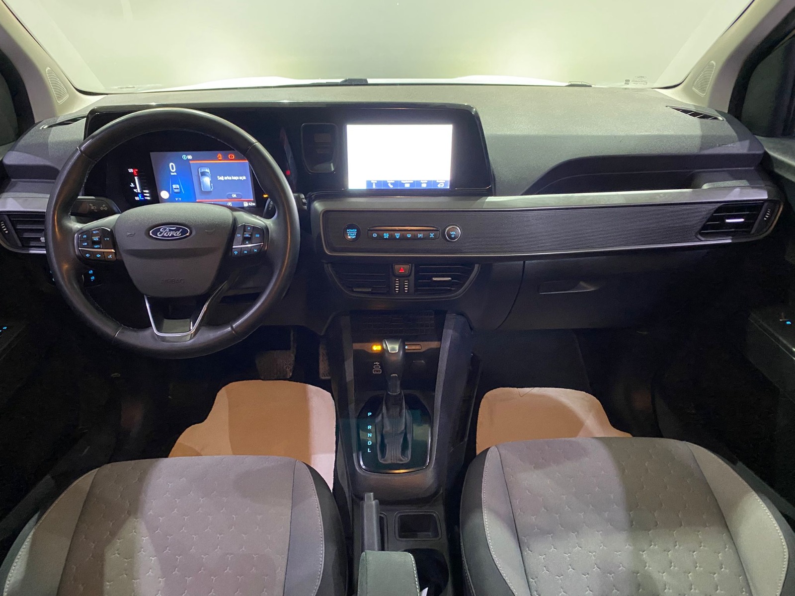 2024 Benzin Otomatik Ford Tourneo Courier Beyaz Gürel Tasarım Aksesuar Otomotiv San. Tic. Ltd. Şti.