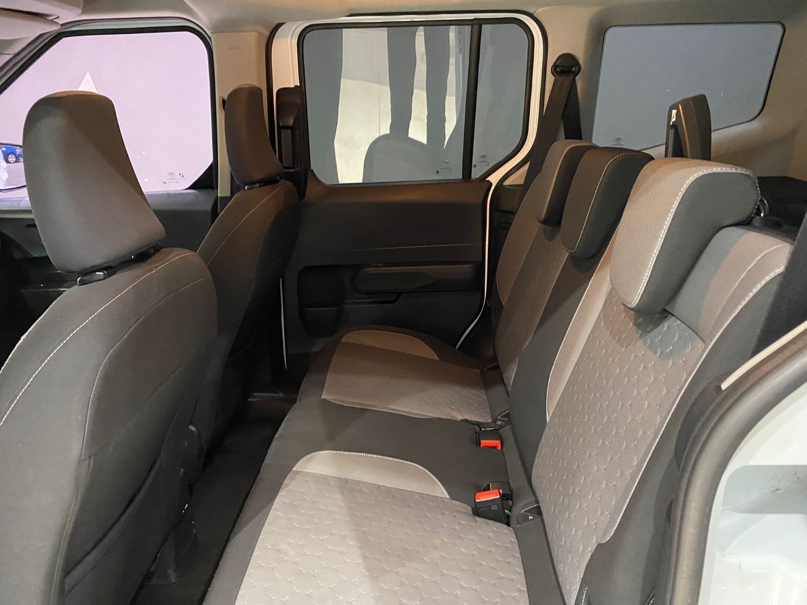 2024 Benzin Otomatik Ford Tourneo Courier Beyaz Gürel Tasarım Aksesuar Otomotiv San. Tic. Ltd. Şti.