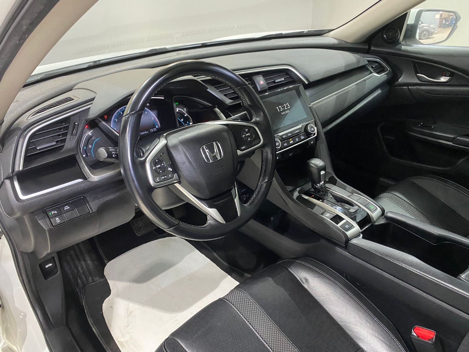 2021 Benzin + LPG Otomatik Honda Civic Beyaz Gürel Tasarım Aksesuar Otomotiv San. Tic. Ltd. Şti.