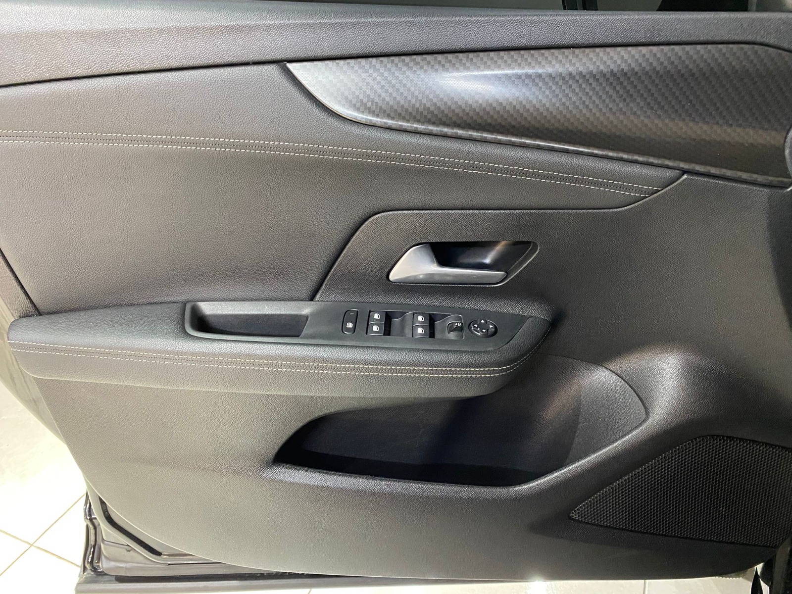 2022 Benzin Otomatik Opel Mokka Siyah Gürel Tasarım Aksesuar Otomotiv San. Tic. Ltd. Şti.