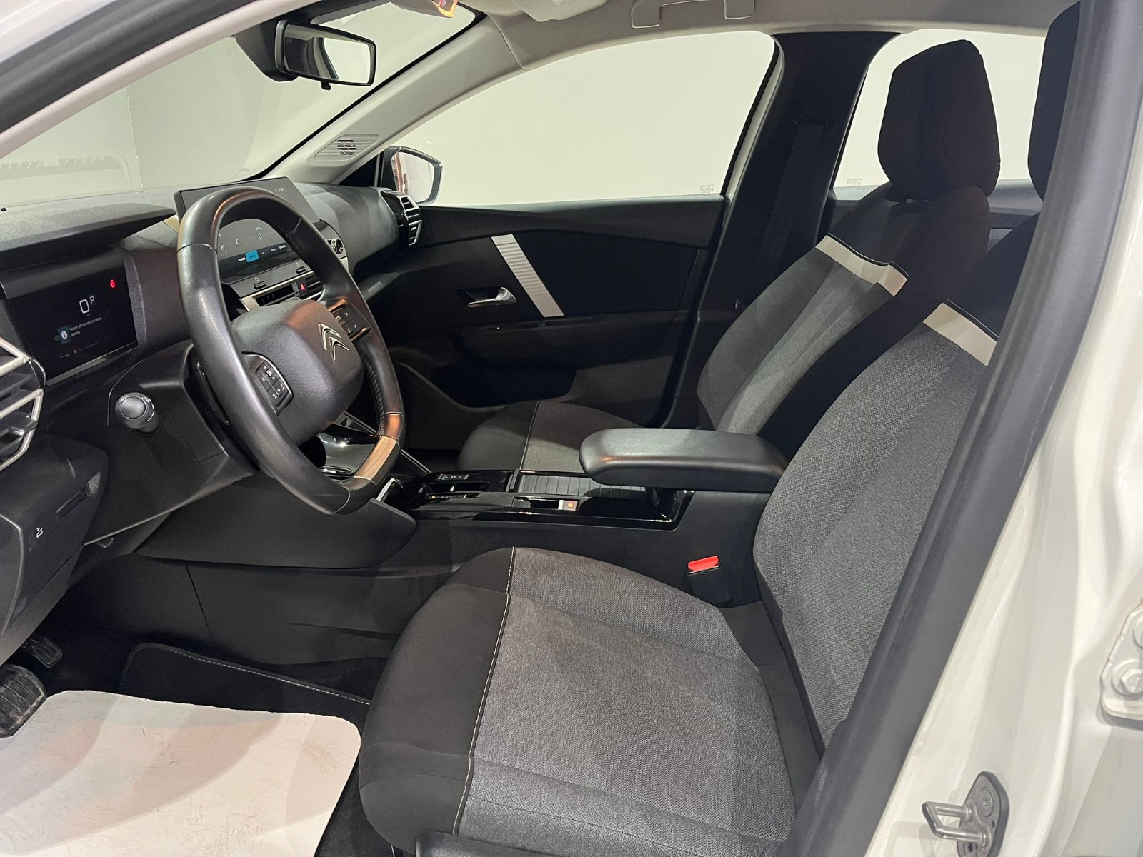 2023 Benzin Otomatik Citroen C4 X Beyaz Gürel Tasarım Aksesuar Otomotiv San. Tic. Ltd. Şti.