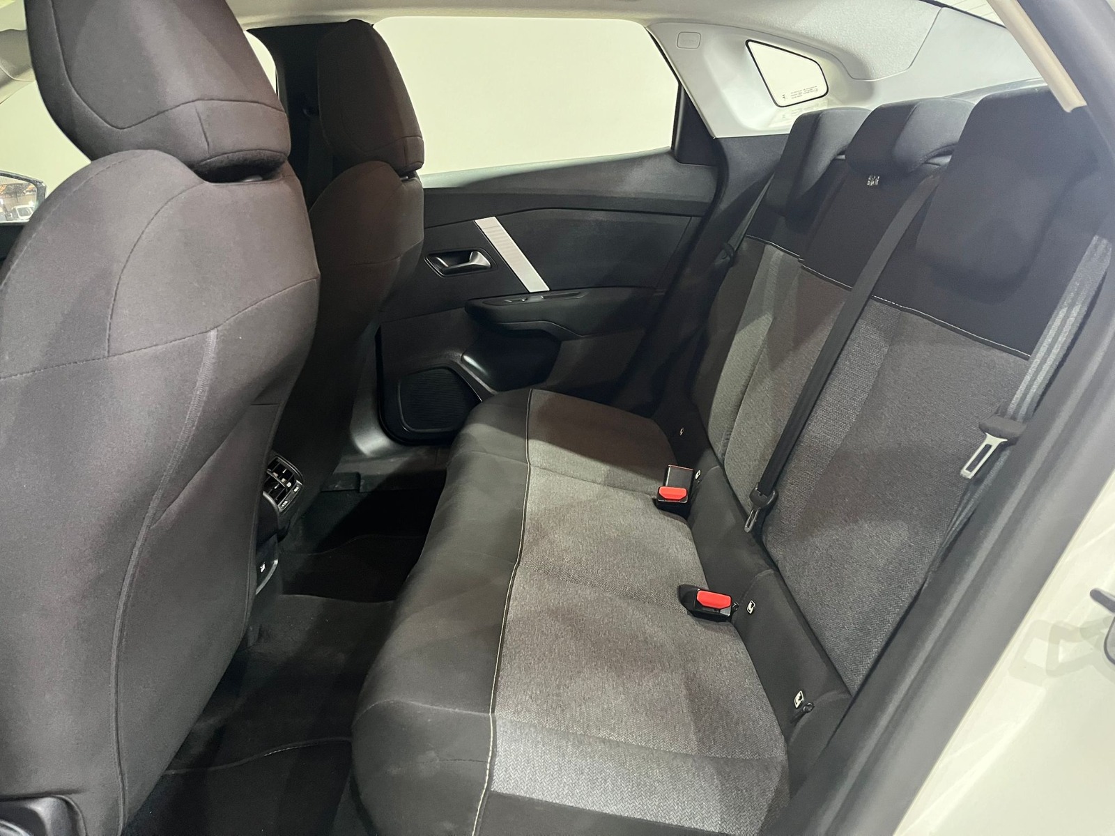 2023 Benzin Otomatik Citroen C4 X Beyaz Gürel Tasarım Aksesuar Otomotiv San. Tic. Ltd. Şti.