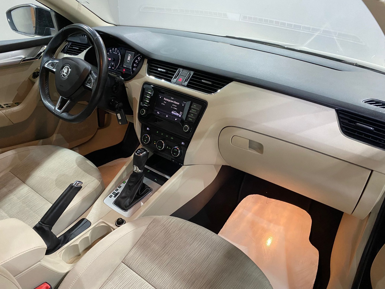 2014 Dizel Otomatik Skoda Octavia Siyah Gürel Tasarım Aksesuar Otomotiv San. Tic. Ltd. Şti.