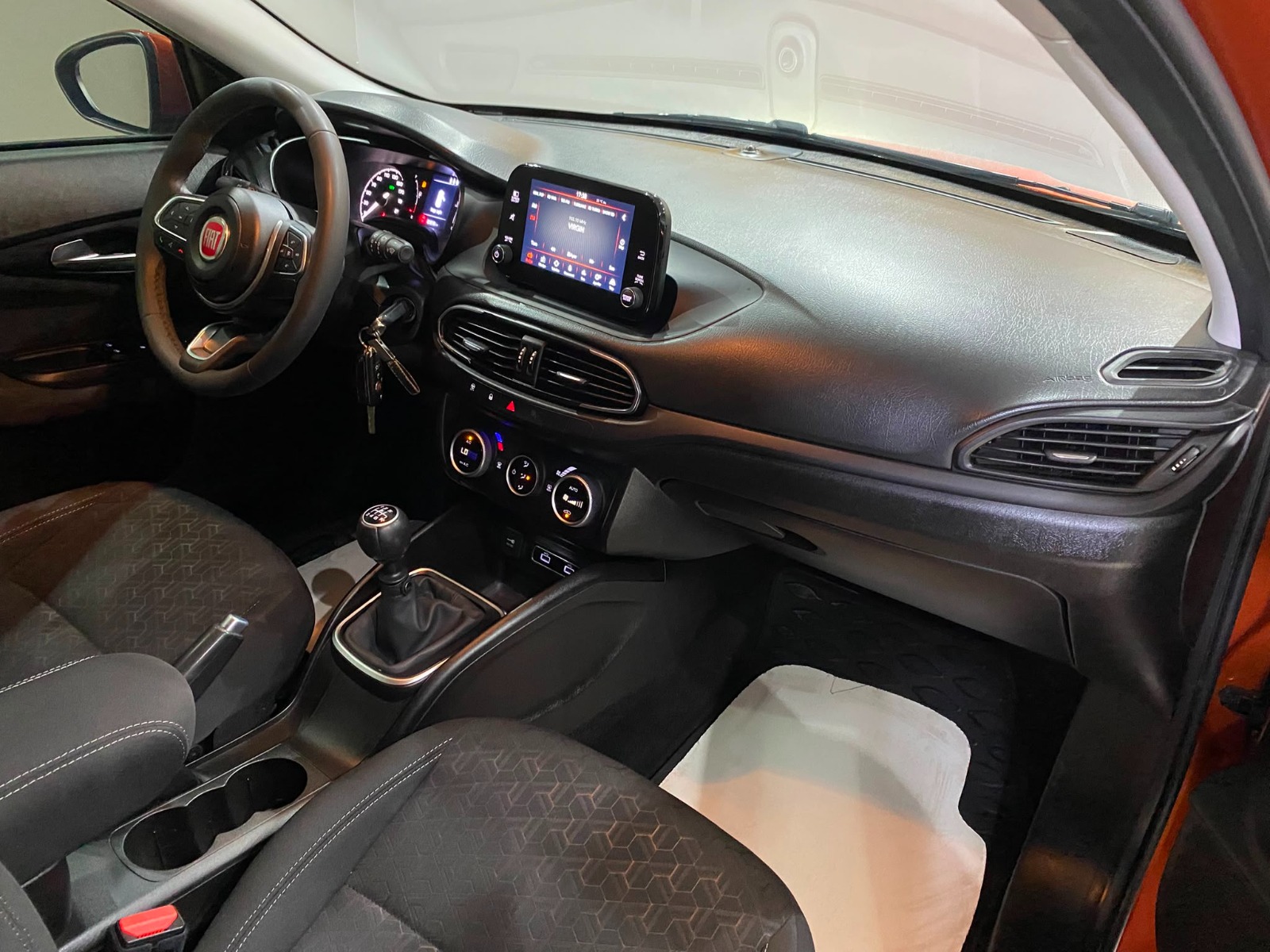 2022 Benzin Manuel Fiat Egea Cross Turuncu Gürel Tasarım Aksesuar Otomotiv San. Tic. Ltd. Şti.