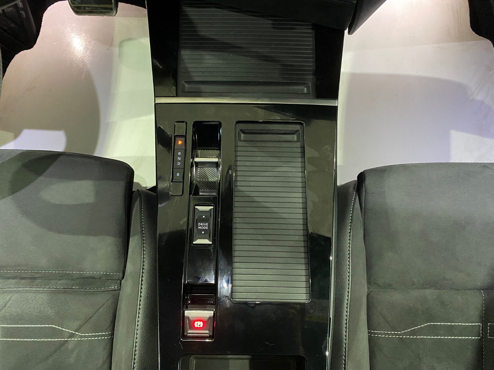 2024 Elektrik Otomatik Opel Astra-e Gümüş Gri Gürel Tasarım Aksesuar Otomotiv San. Tic. Ltd. Şti.