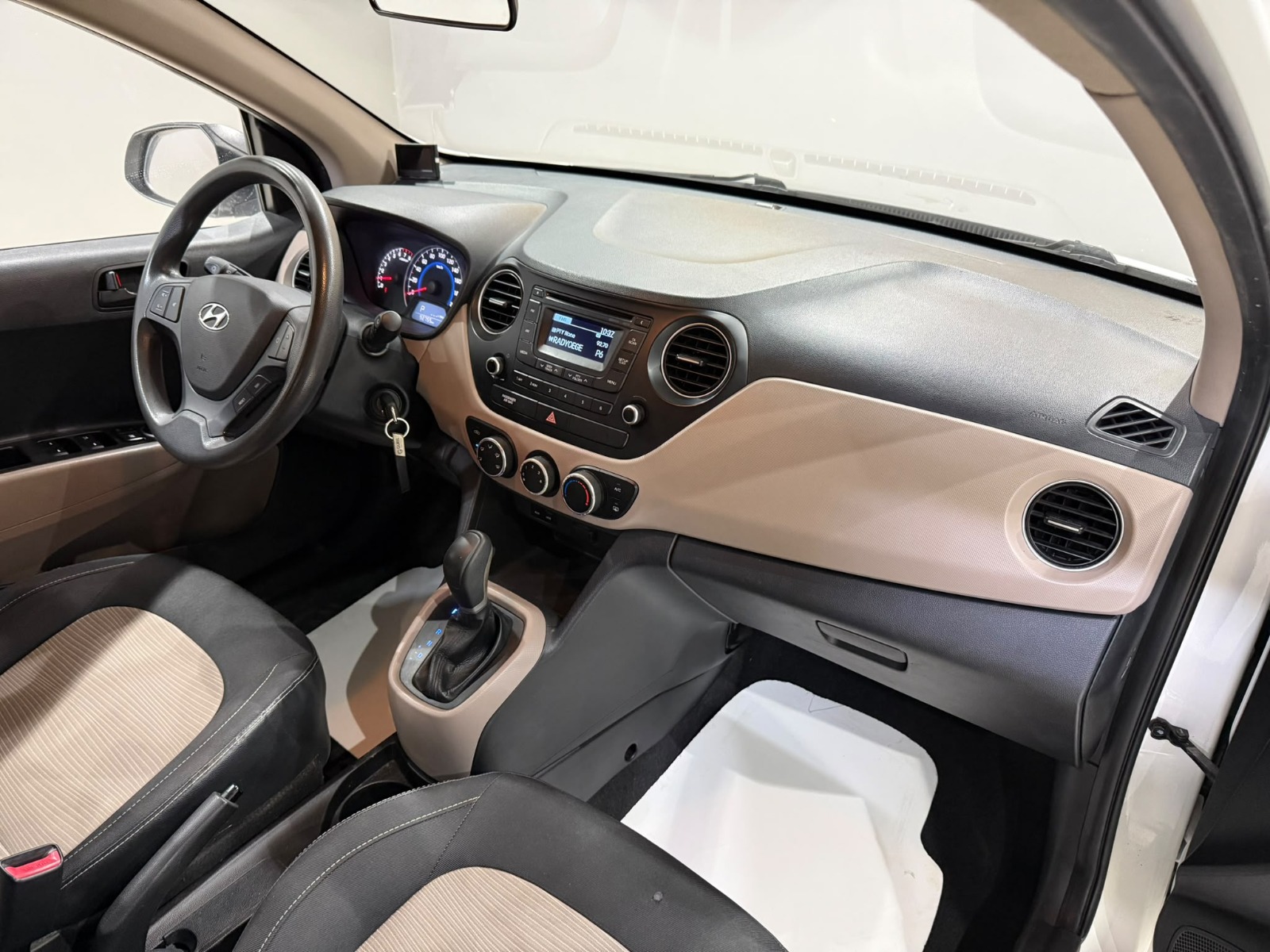 2014 Benzin Otomatik Hyundai i10 Beyaz Gürel Tasarım Aksesuar Otomotiv San. Tic. Ltd. Şti.