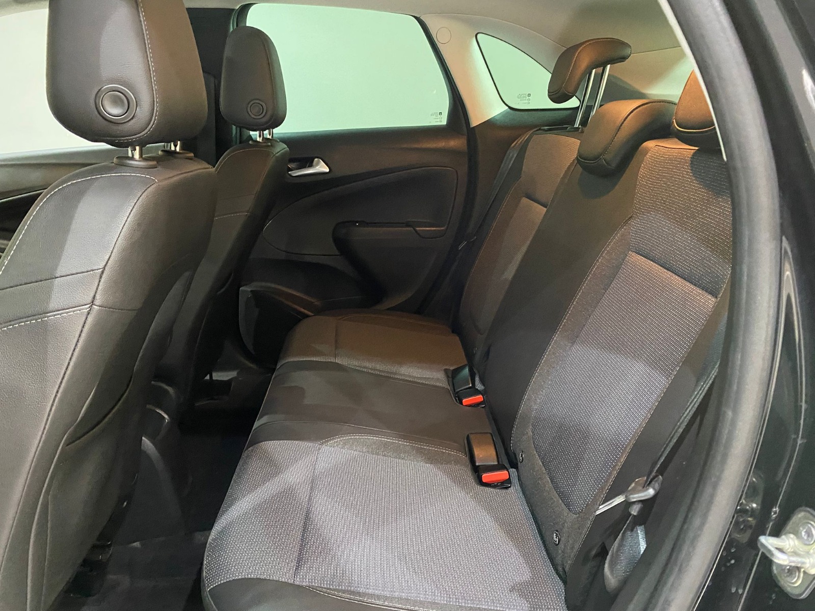 2023 Benzin Otomatik Opel Crossland Siyah Gürel Tasarım Aksesuar Otomotiv San. Tic. Ltd. Şti.