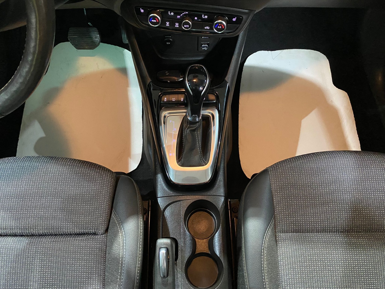 2023 Benzin Otomatik Opel Crossland Siyah Gürel Tasarım Aksesuar Otomotiv San. Tic. Ltd. Şti.