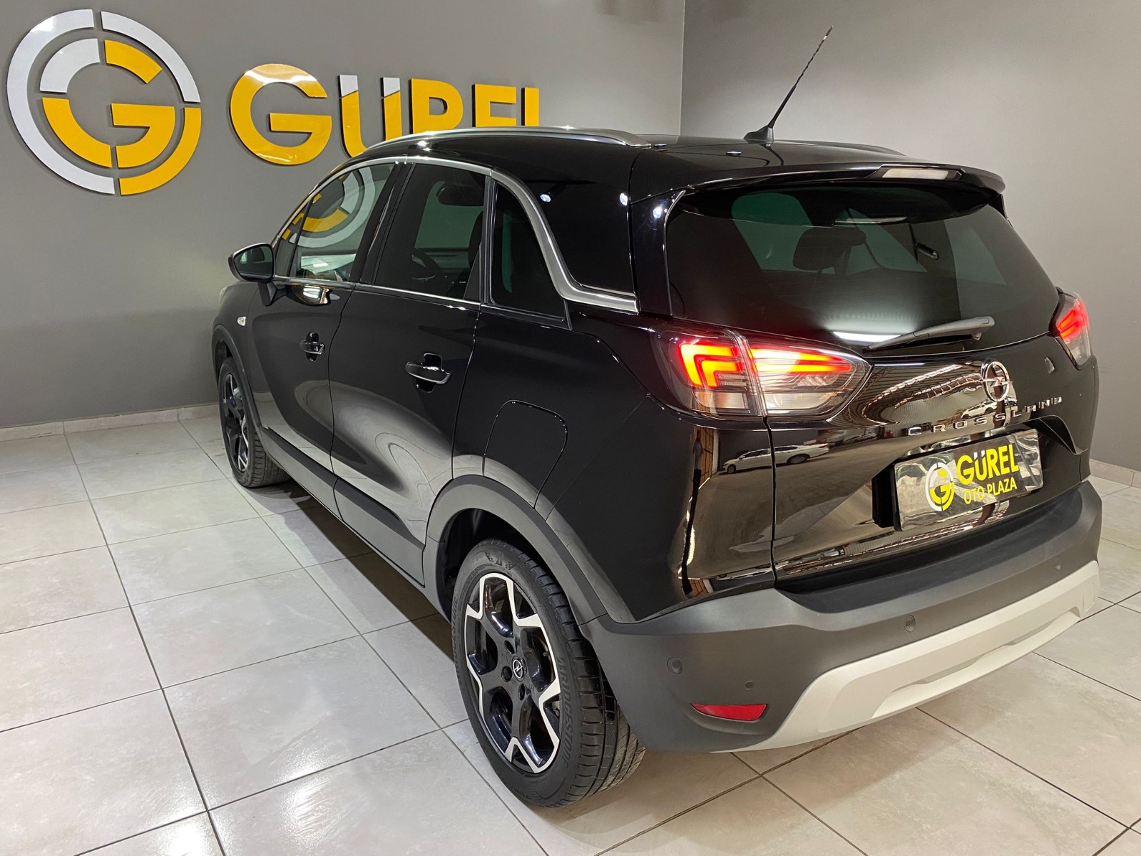 2023 Benzin Otomatik Opel Crossland Siyah Gürel Tasarım Aksesuar Otomotiv San. Tic. Ltd. Şti.