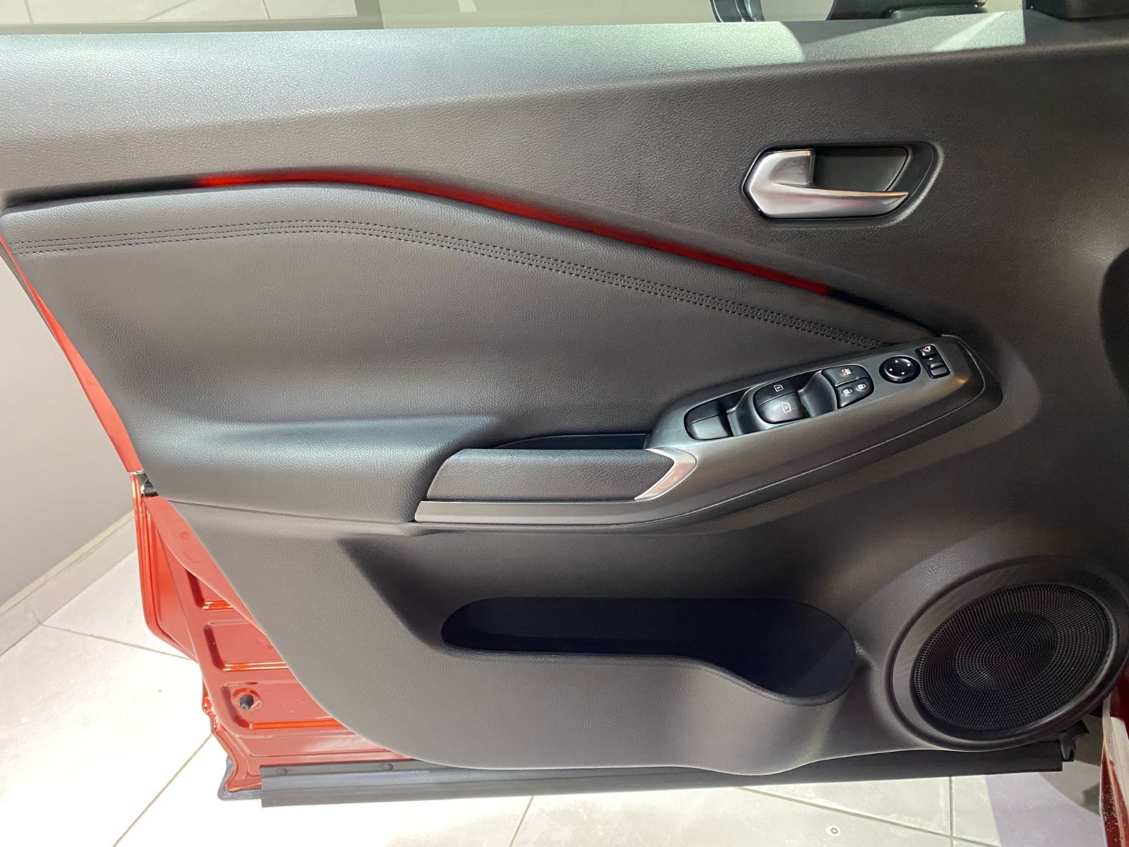 2024 Benzin Otomatik Nissan Juke Kırmızı Gürel Tasarım Aksesuar Otomotiv San. Tic. Ltd. Şti.