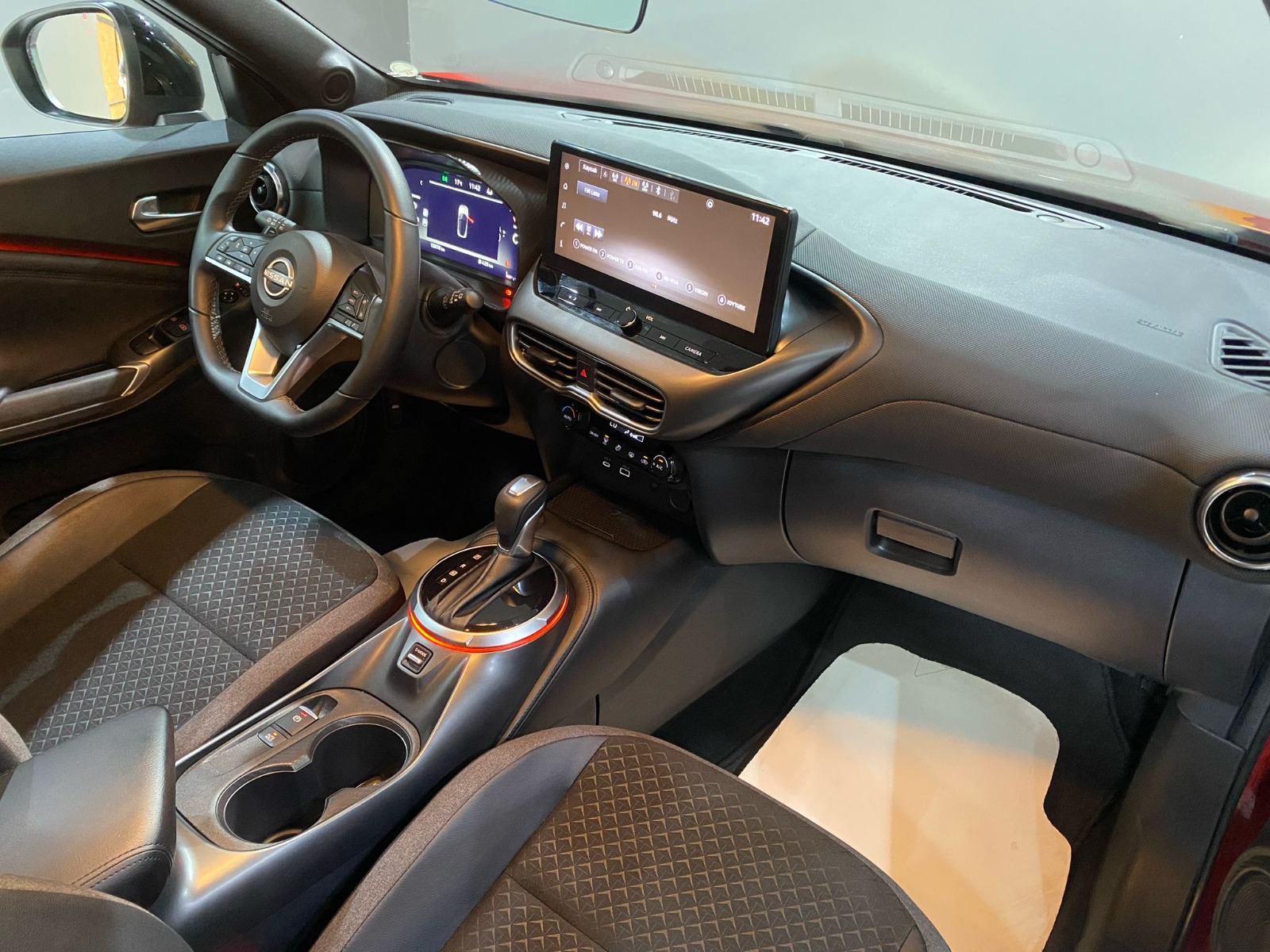 2024 Benzin Otomatik Nissan Juke Kırmızı Gürel Tasarım Aksesuar Otomotiv San. Tic. Ltd. Şti.