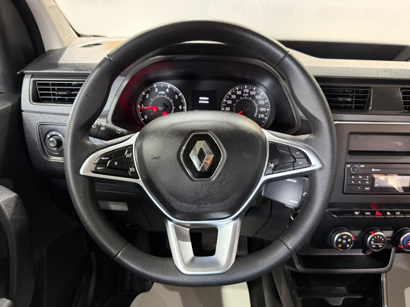 2023 Dizel Manuel Renault Express Combi Gri Gürel Tasarım Aksesuar Otomotiv San. Tic. Ltd. Şti.