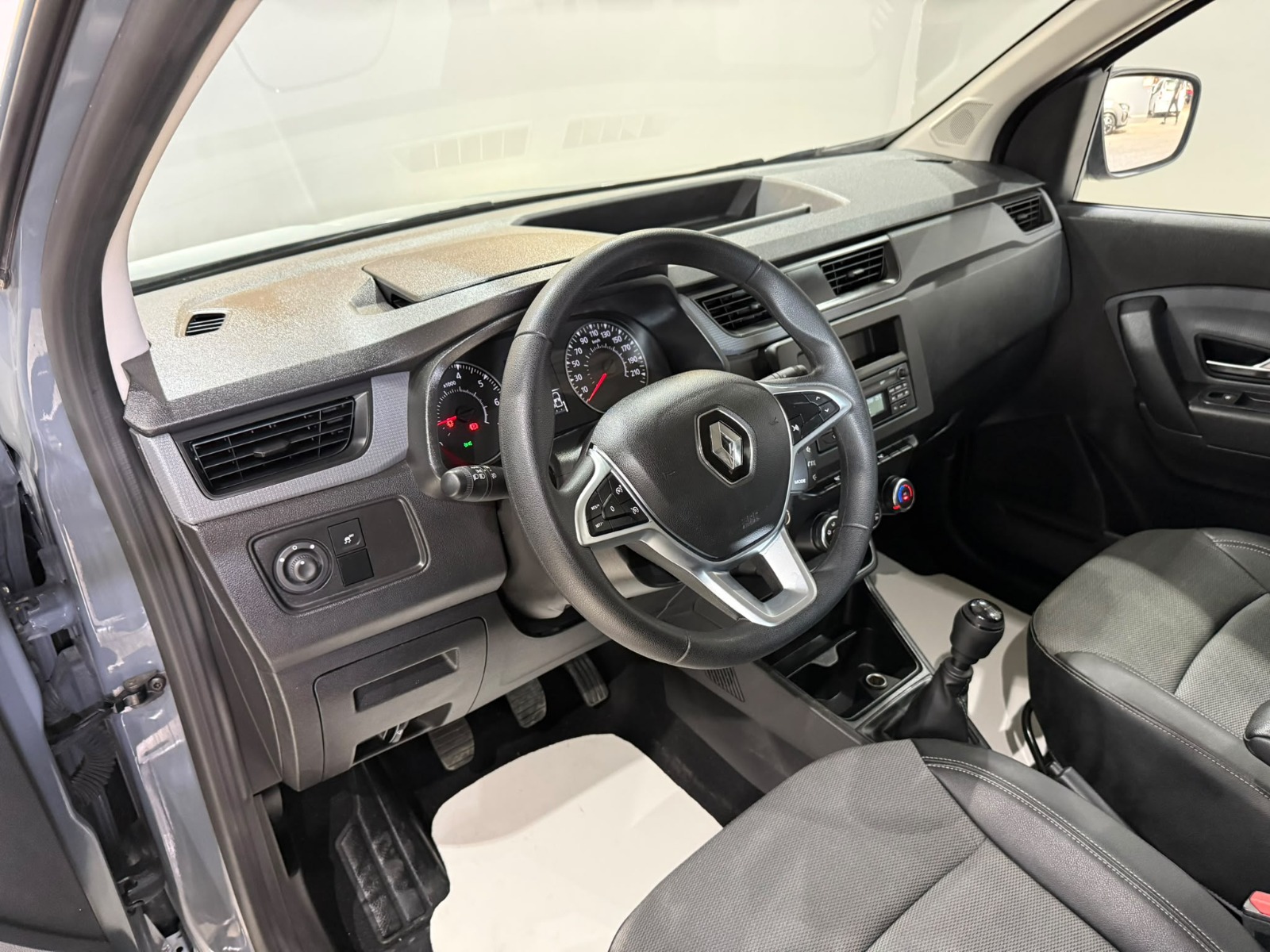 2023 Dizel Manuel Renault Express Combi Gri Gürel Tasarım Aksesuar Otomotiv San. Tic. Ltd. Şti.