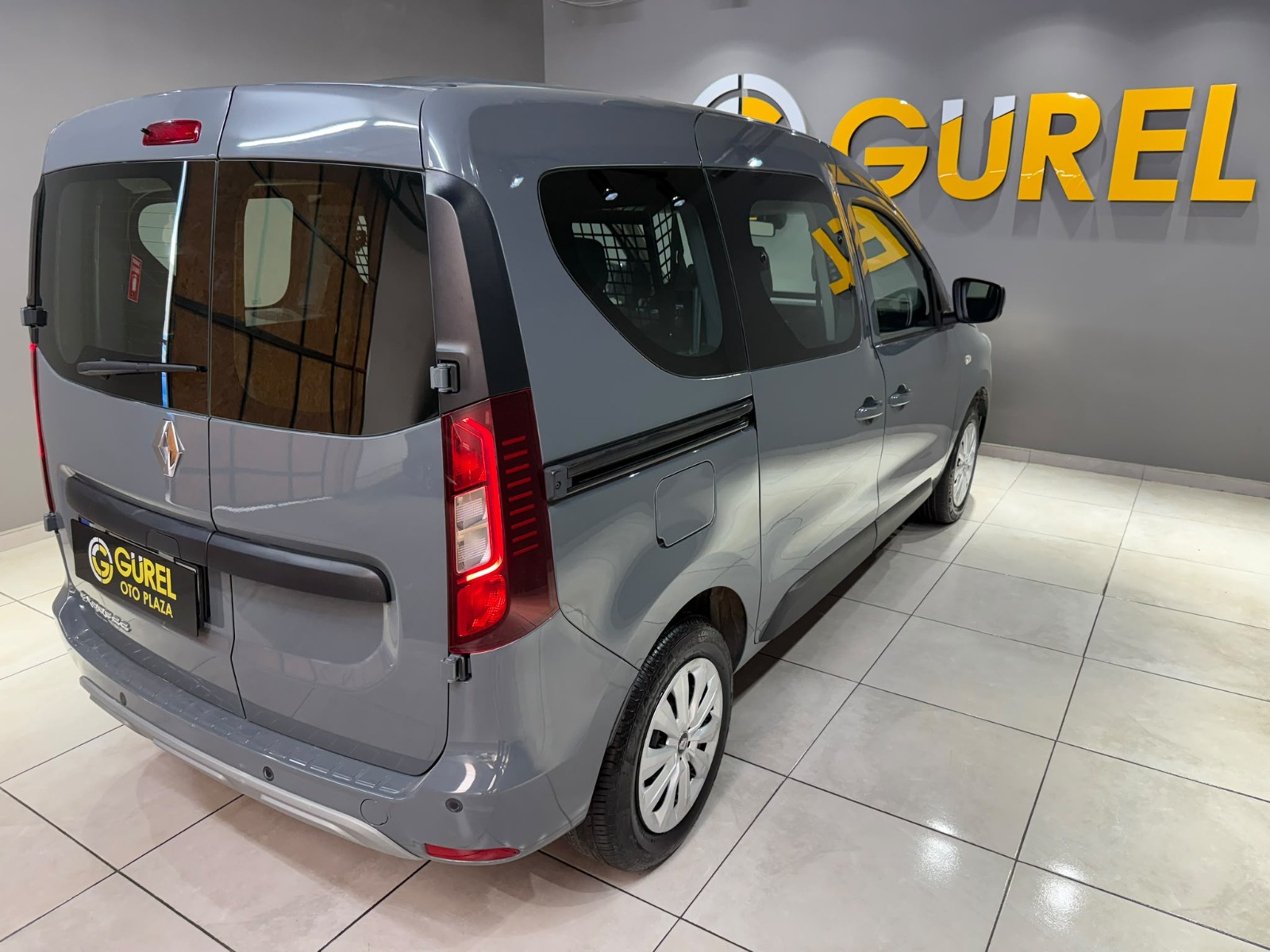 2023 Dizel Manuel Renault Express Combi Gri Gürel Tasarım Aksesuar Otomotiv San. Tic. Ltd. Şti.