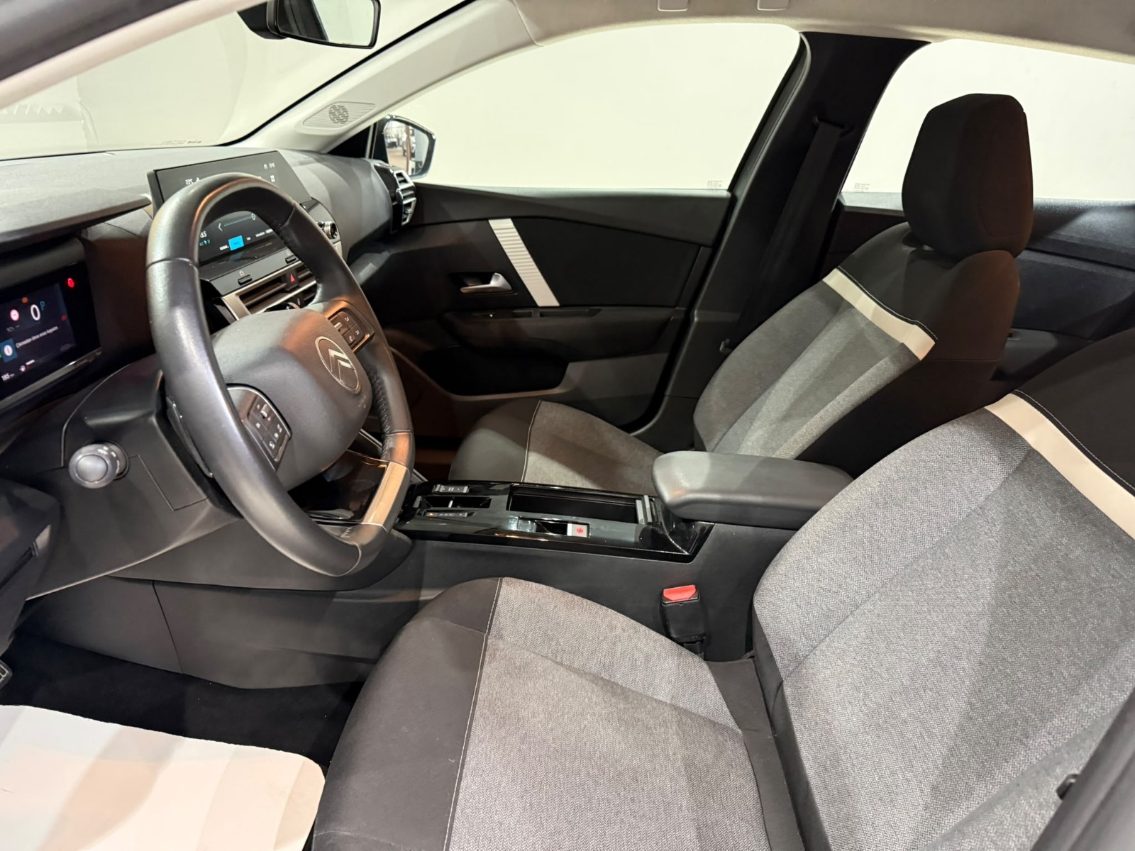 2025 Benzin Otomatik Citroen C4 X Yeşil Gürel Tasarım Aksesuar Otomotiv San. Tic. Ltd. Şti.