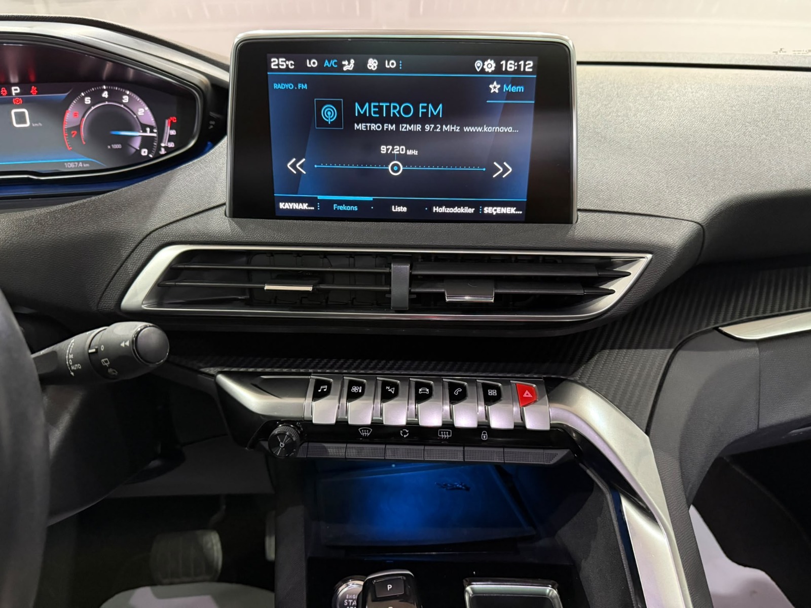 2020 Benzin Otomatik Peugeot 3008 Kırmızı Gürel Tasarım Aksesuar Otomotiv San. Tic. Ltd. Şti.