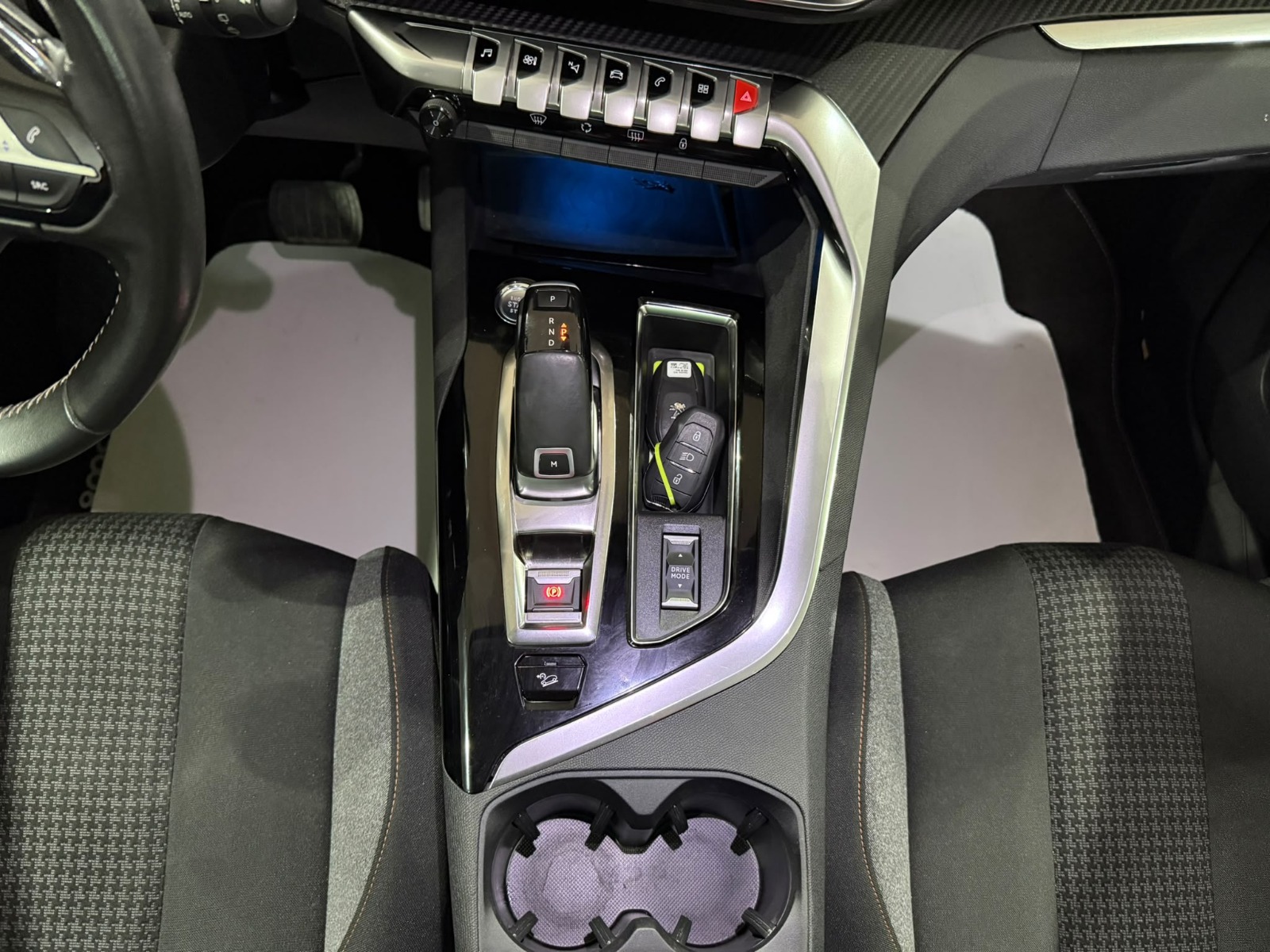 2020 Benzin Otomatik Peugeot 3008 Kırmızı Gürel Tasarım Aksesuar Otomotiv San. Tic. Ltd. Şti.