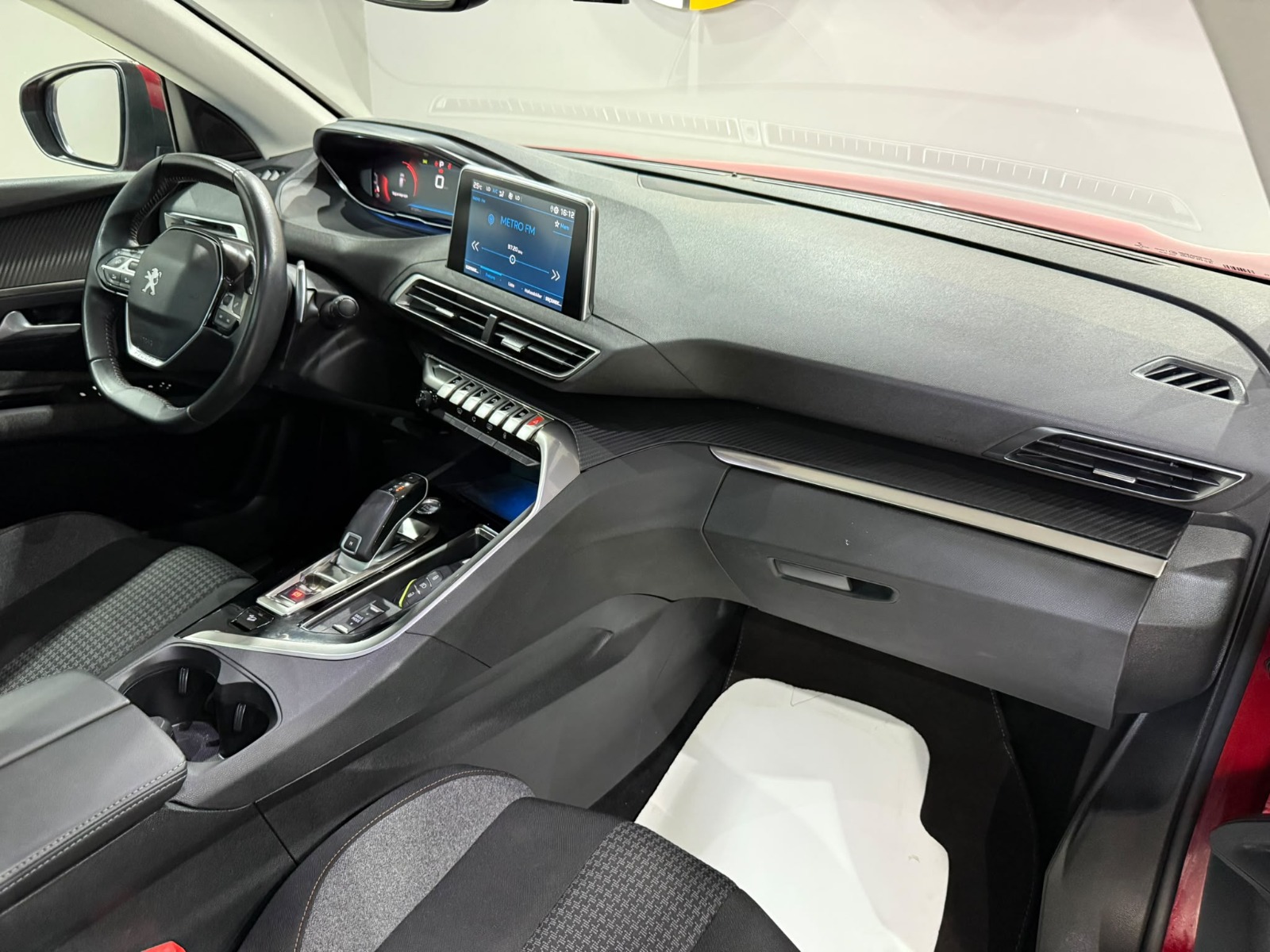 2020 Benzin Otomatik Peugeot 3008 Kırmızı Gürel Tasarım Aksesuar Otomotiv San. Tic. Ltd. Şti.
