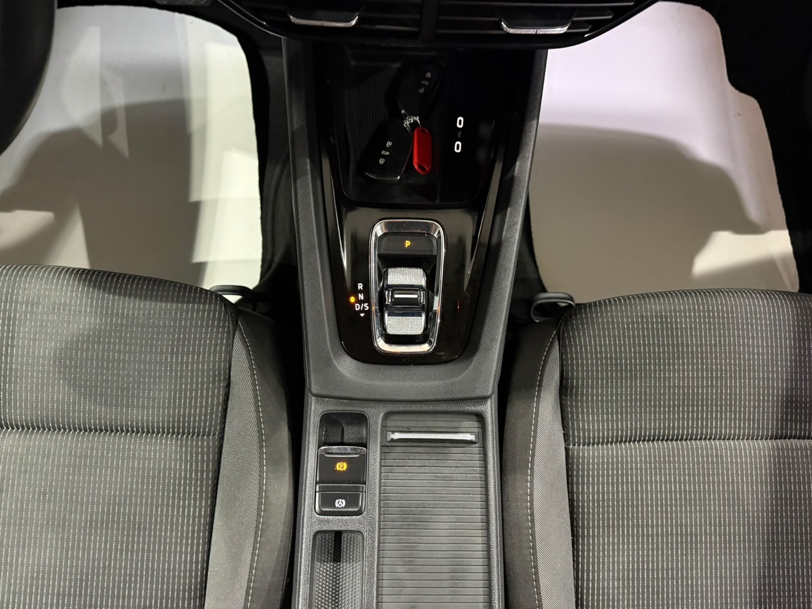 2023 Hybrid Otomatik Skoda Octavia Gümüş Gri Gürel Tasarım Aksesuar Otomotiv San. Tic. Ltd. Şti.