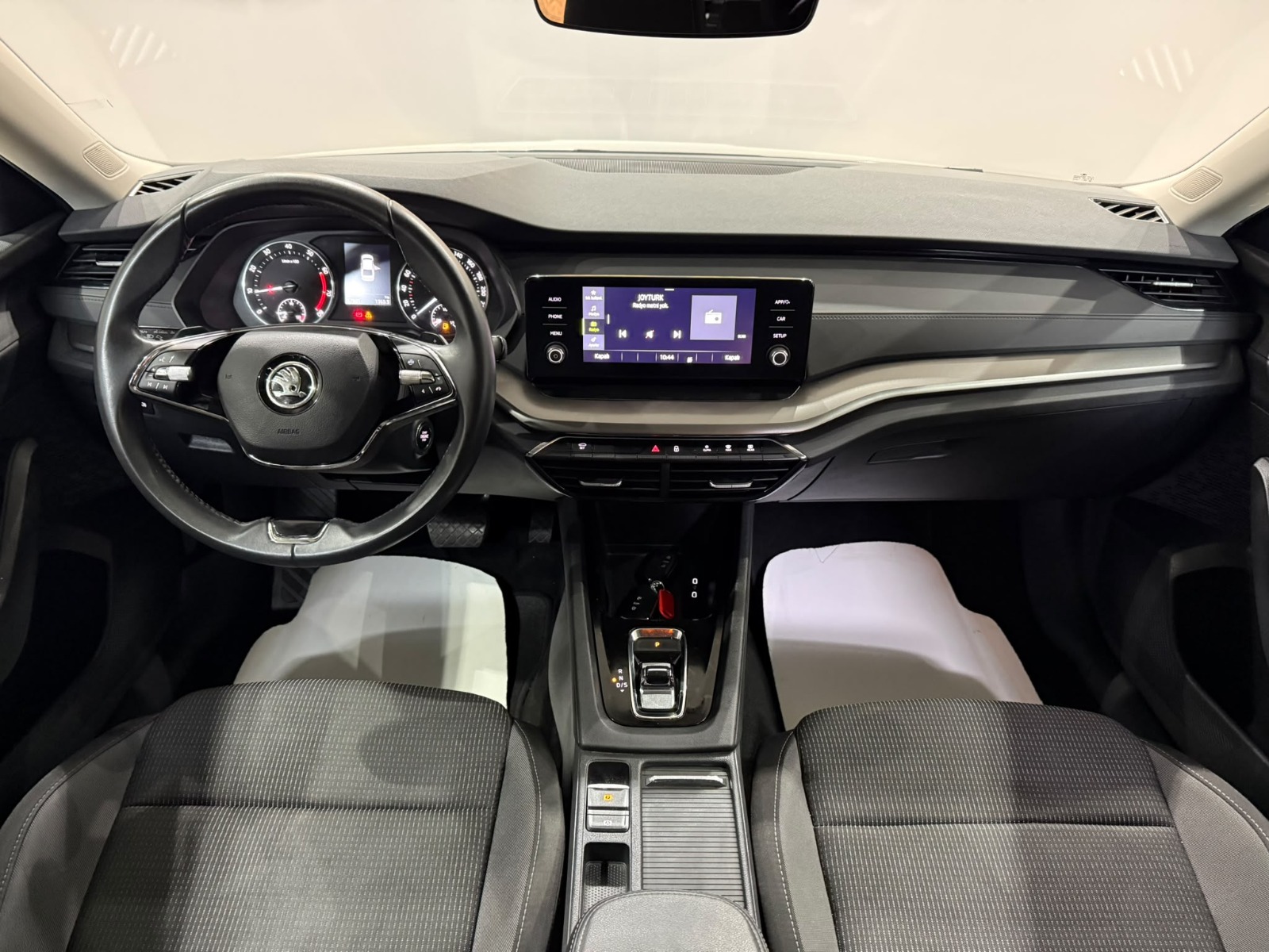 2023 Hybrid Otomatik Skoda Octavia Gümüş Gri Gürel Tasarım Aksesuar Otomotiv San. Tic. Ltd. Şti.