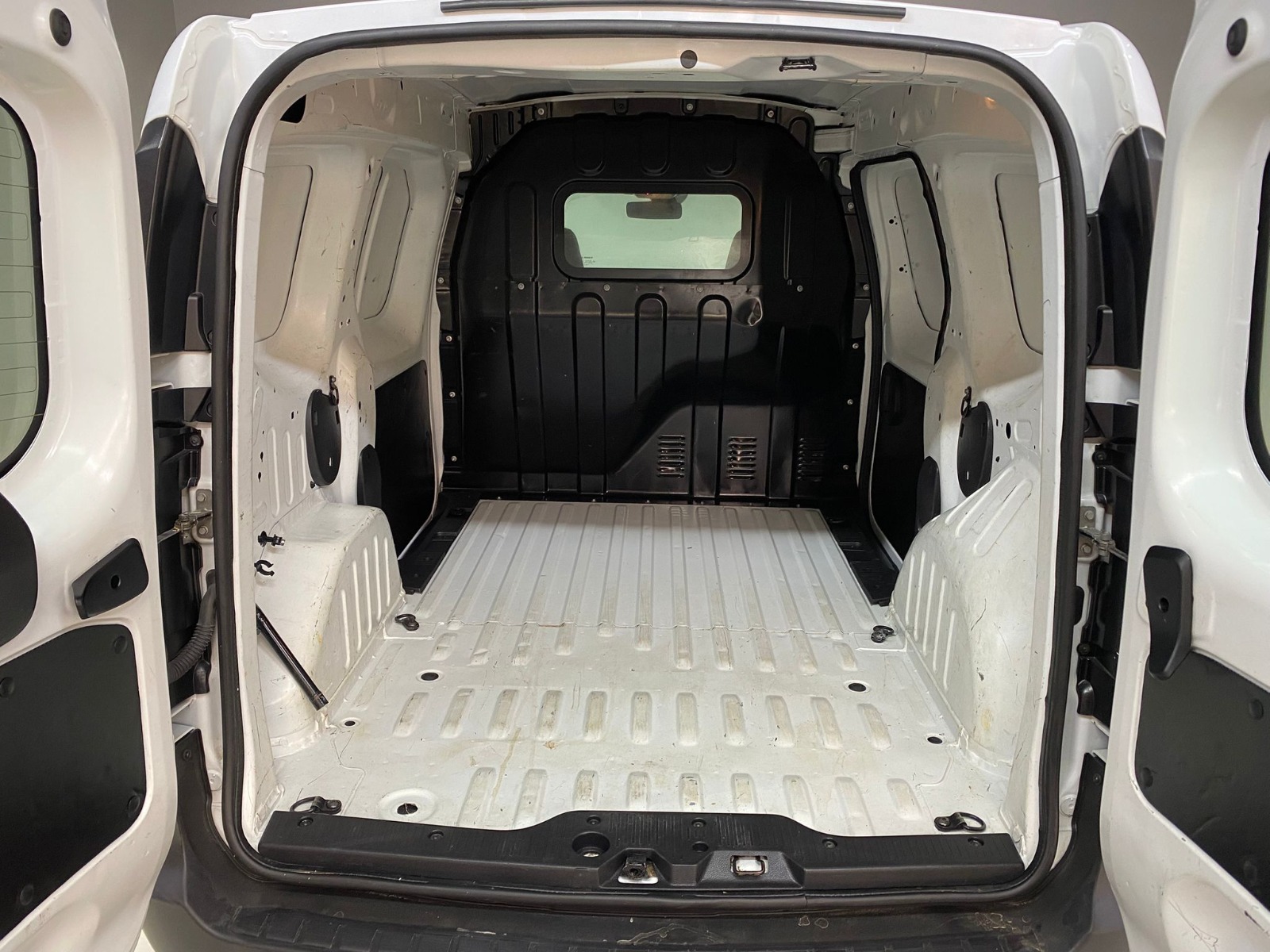 2023 Dizel Manuel Renault Express Van Beyaz Gürel Tasarım Aksesuar Otomotiv San. Tic. Ltd. Şti.