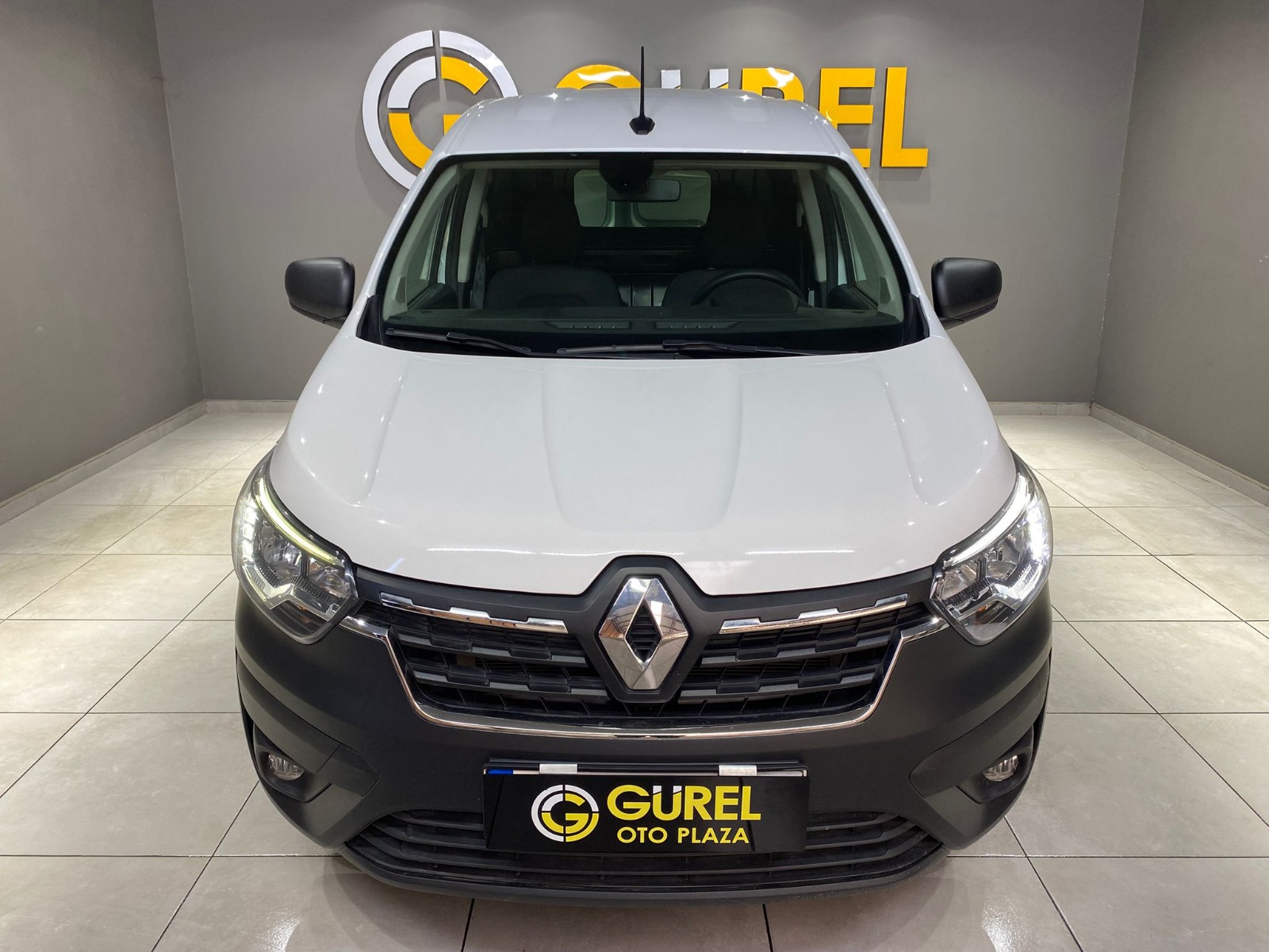 2023 Dizel Manuel Renault Express Van Beyaz Gürel Tasarım Aksesuar Otomotiv San. Tic. Ltd. Şti.
