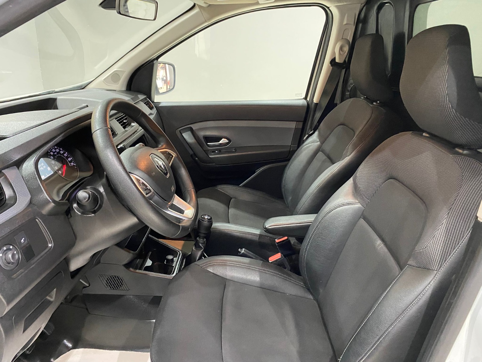 2023 Dizel Manuel Renault Express Van Beyaz Gürel Tasarım Aksesuar Otomotiv San. Tic. Ltd. Şti.