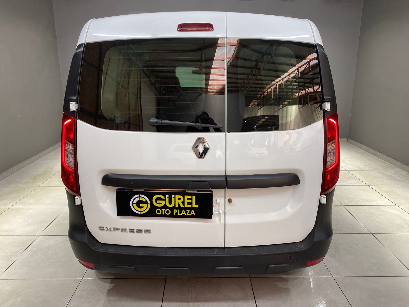 2023 Dizel Manuel Renault Express Van Beyaz Gürel Tasarım Aksesuar Otomotiv San. Tic. Ltd. Şti.