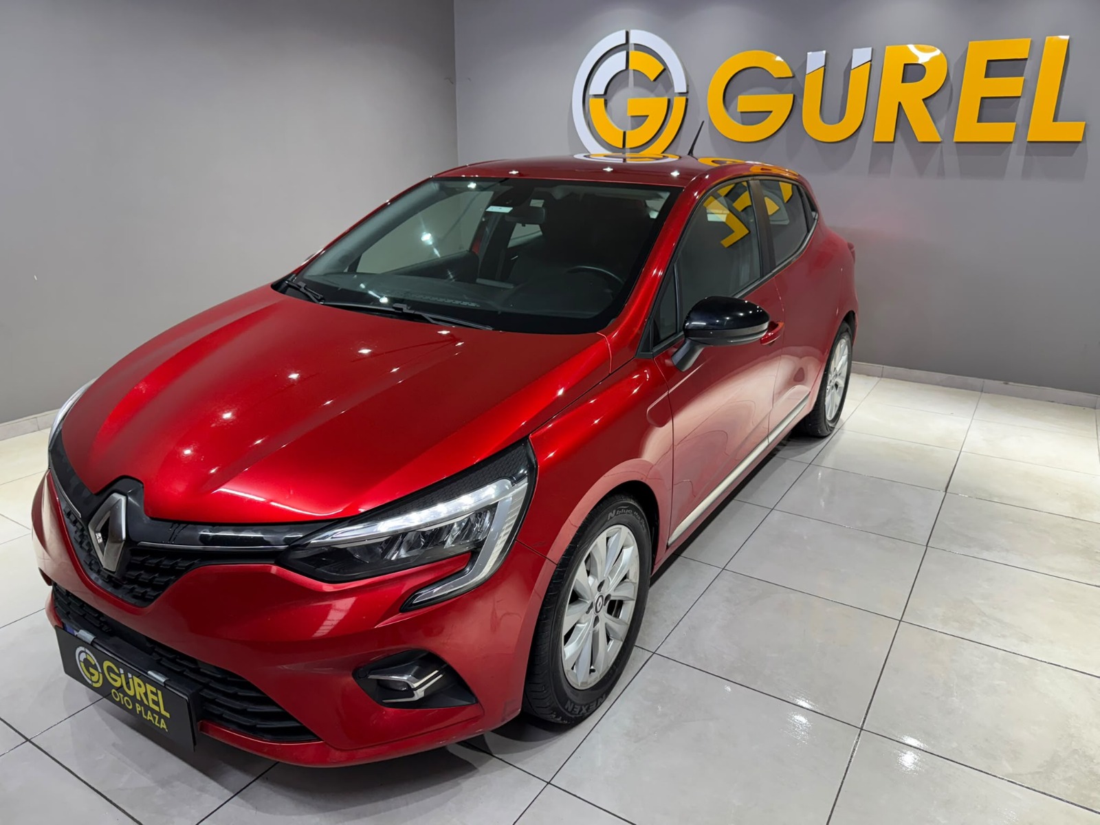 2023 Benzin Manuel Renault Clio Kırmızı Gürel Tasarım Aksesuar Otomotiv San. Tic. Ltd. Şti.