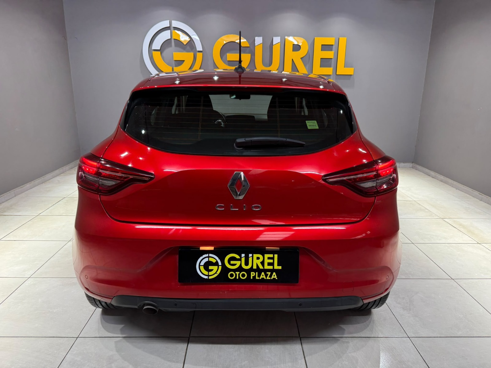 2023 Benzin Manuel Renault Clio Kırmızı Gürel Tasarım Aksesuar Otomotiv San. Tic. Ltd. Şti.