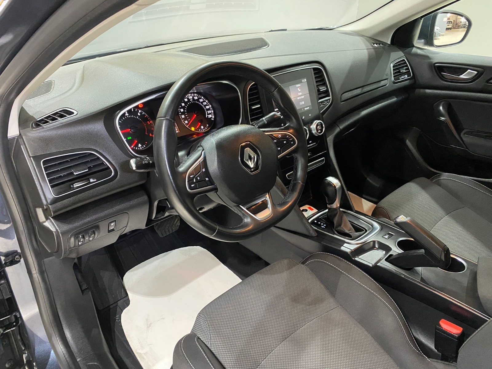 2022 Dizel Otomatik Renault Megane Gri Gürel Tasarım Aksesuar Otomotiv San. Tic. Ltd. Şti.