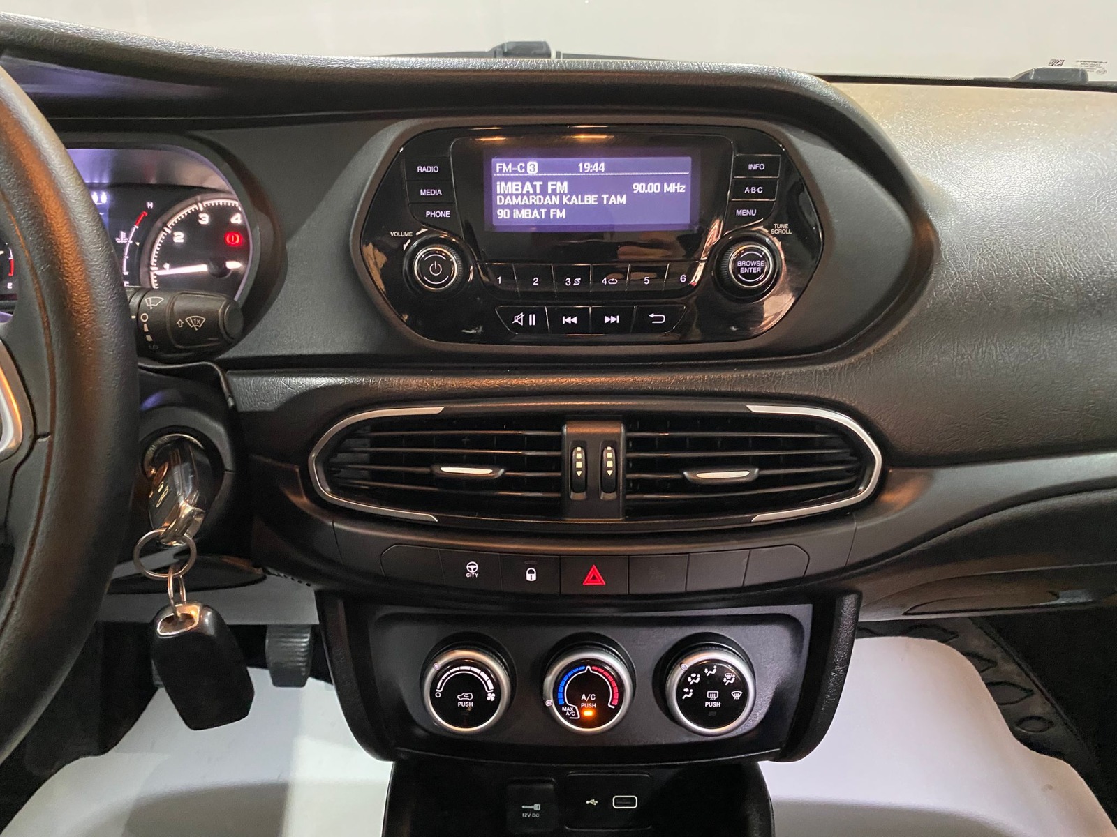 2022 Benzin Manuel Fiat Egea Cross Beyaz Gürel Tasarım Aksesuar Otomotiv San. Tic. Ltd. Şti.