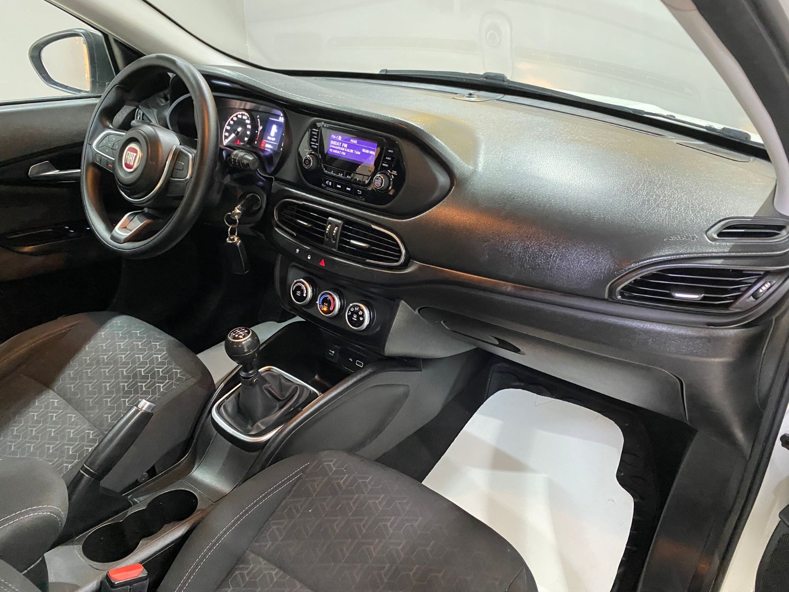 2022 Benzin Manuel Fiat Egea Cross Beyaz Gürel Tasarım Aksesuar Otomotiv San. Tic. Ltd. Şti.