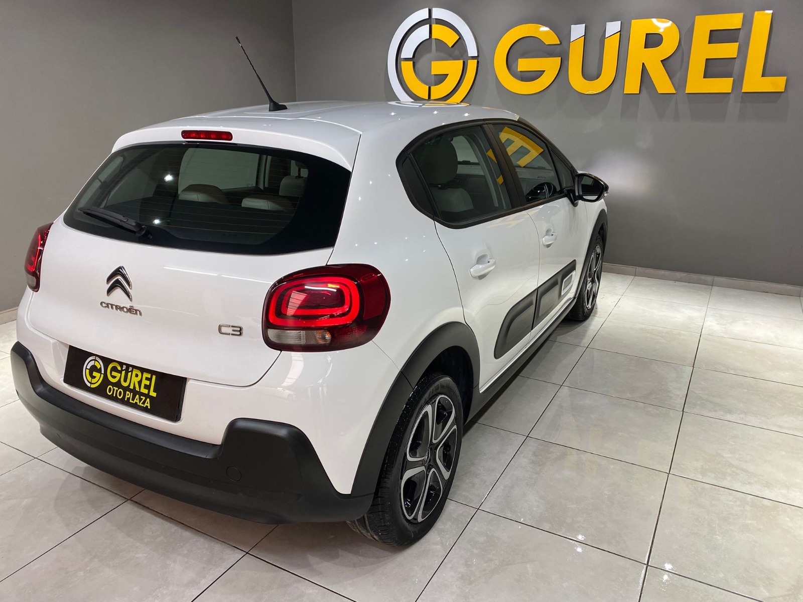 TaksitliOto.Net | 2.El Citroen C3 Hatchback 1.2 PureTech Feel Bold | Manuel & Benzin | Beyaz | İzmir.2el 2023 Benzin Manuel Citroen C3 Beyaz Gürel Tasarım Aksesuar Otomotiv San. Tic. Ltd. Şti.