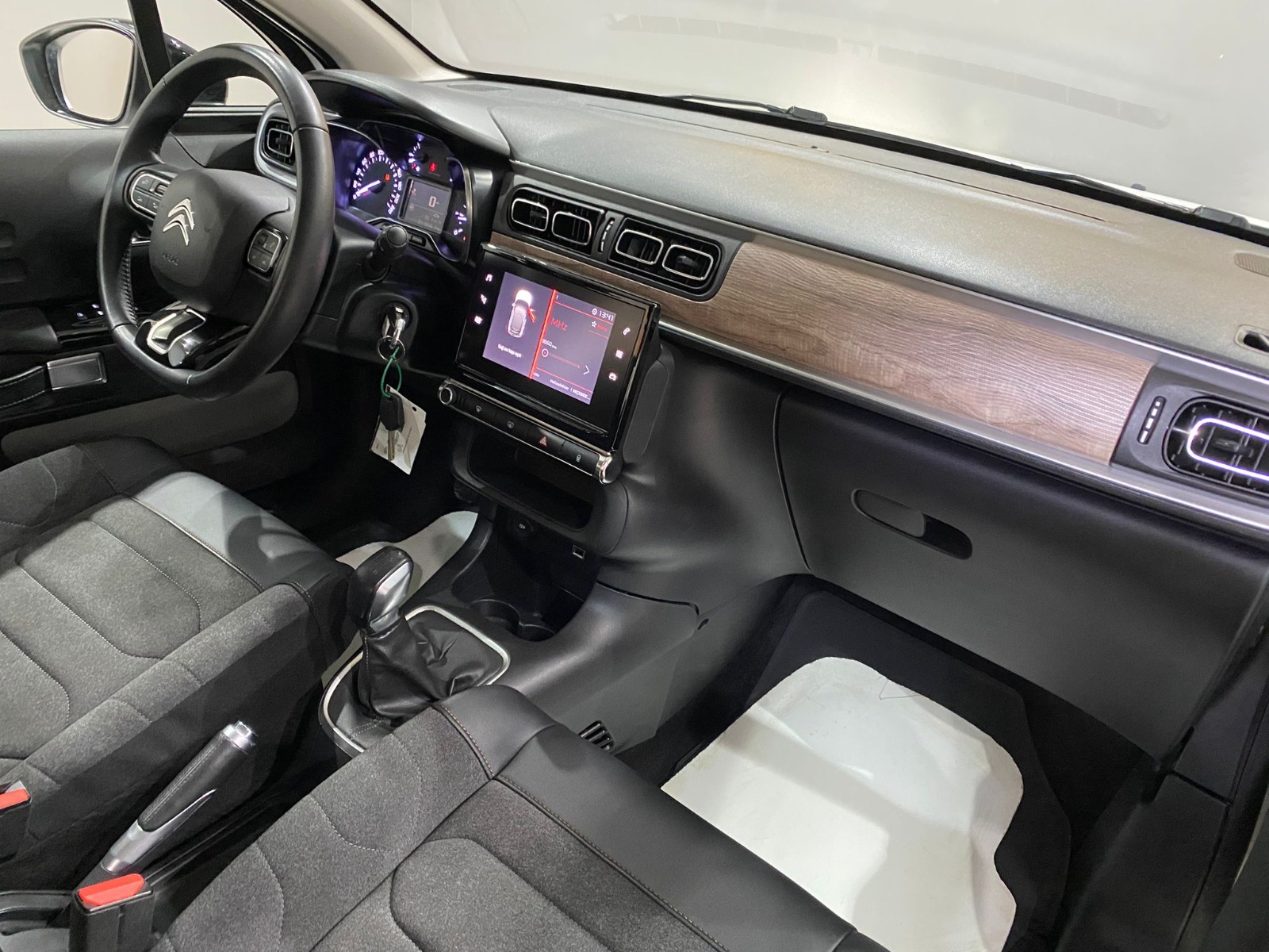 TaksitliOto.Net | 2.El Citroen C3 Hatchback 1.2 PureTech Feel Bold | Manuel & Benzin | Beyaz | İzmir.2el 2023 Benzin Manuel Citroen C3 Beyaz Gürel Tasarım Aksesuar Otomotiv San. Tic. Ltd. Şti.