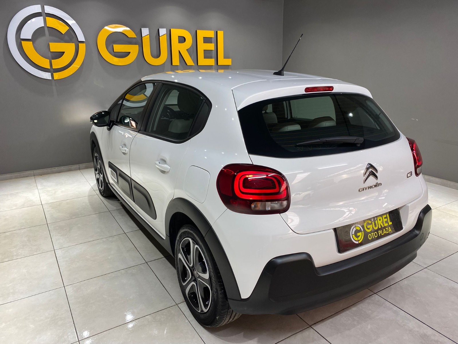 TaksitliOto.Net | 2.El Citroen C3 Hatchback 1.2 PureTech Feel Bold | Manuel & Benzin | Beyaz | İzmir.2el 2023 Benzin Manuel Citroen C3 Beyaz Gürel Tasarım Aksesuar Otomotiv San. Tic. Ltd. Şti.