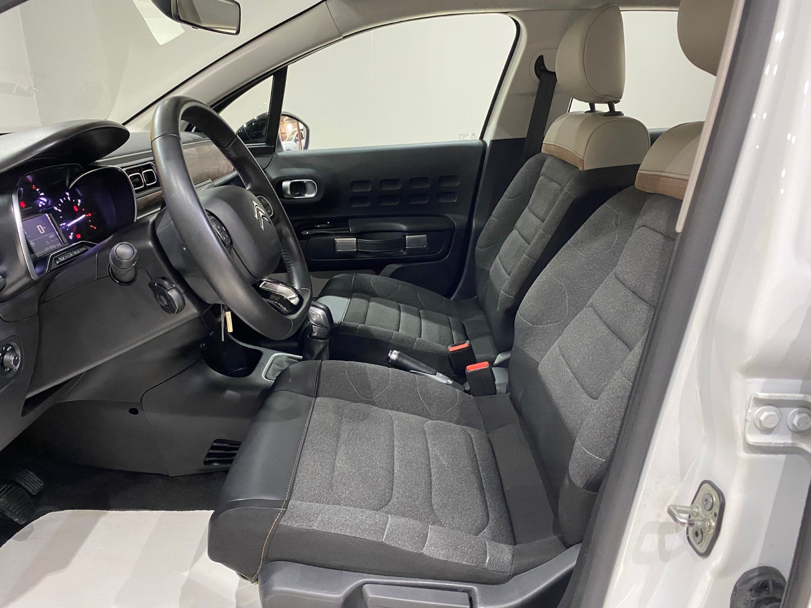 TaksitliOto.Net | 2.El Citroen C3 Hatchback 1.2 PureTech Feel Bold | Manuel & Benzin | Beyaz | İzmir.2el 2023 Benzin Manuel Citroen C3 Beyaz Gürel Tasarım Aksesuar Otomotiv San. Tic. Ltd. Şti.
