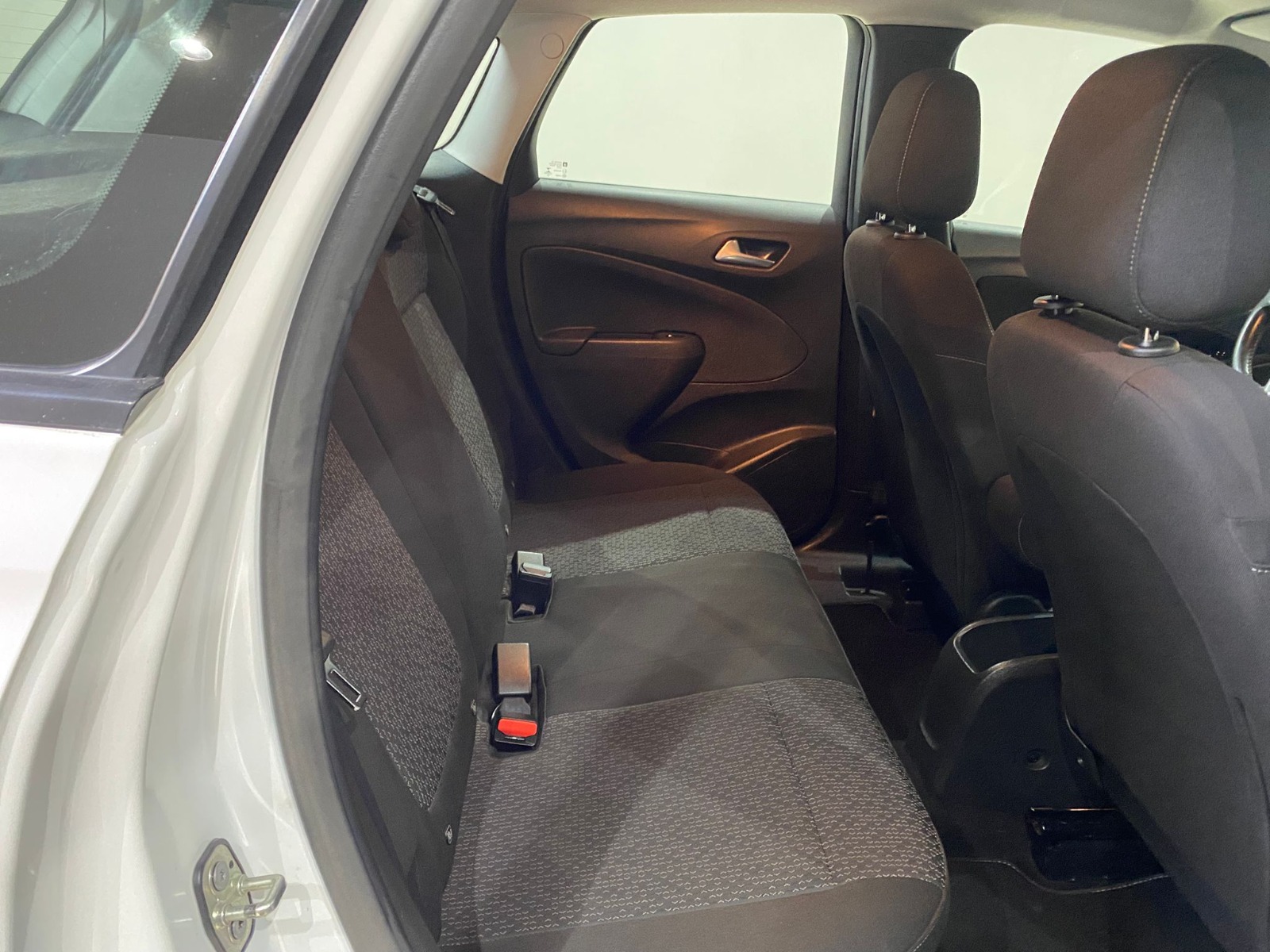 2022 Benzin Otomatik Opel Crossland Beyaz Gürel Tasarım Aksesuar Otomotiv San. Tic. Ltd. Şti.