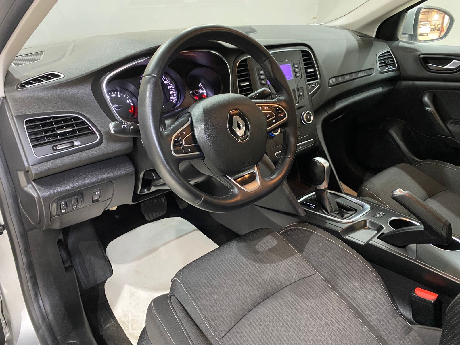 2020 Dizel Otomatik Renault Megane Gümüş Gri Gürel Tasarım Aksesuar Otomotiv San. Tic. Ltd. Şti.