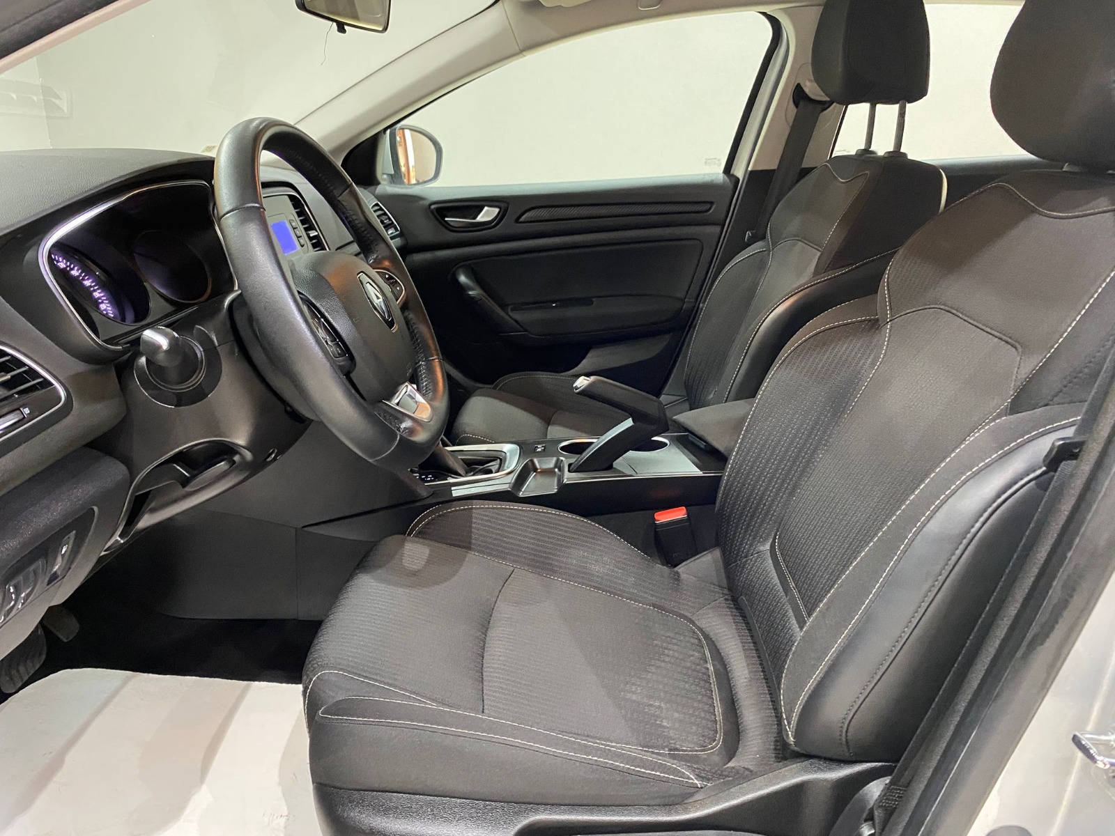 2020 Dizel Otomatik Renault Megane Gümüş Gri Gürel Tasarım Aksesuar Otomotiv San. Tic. Ltd. Şti.