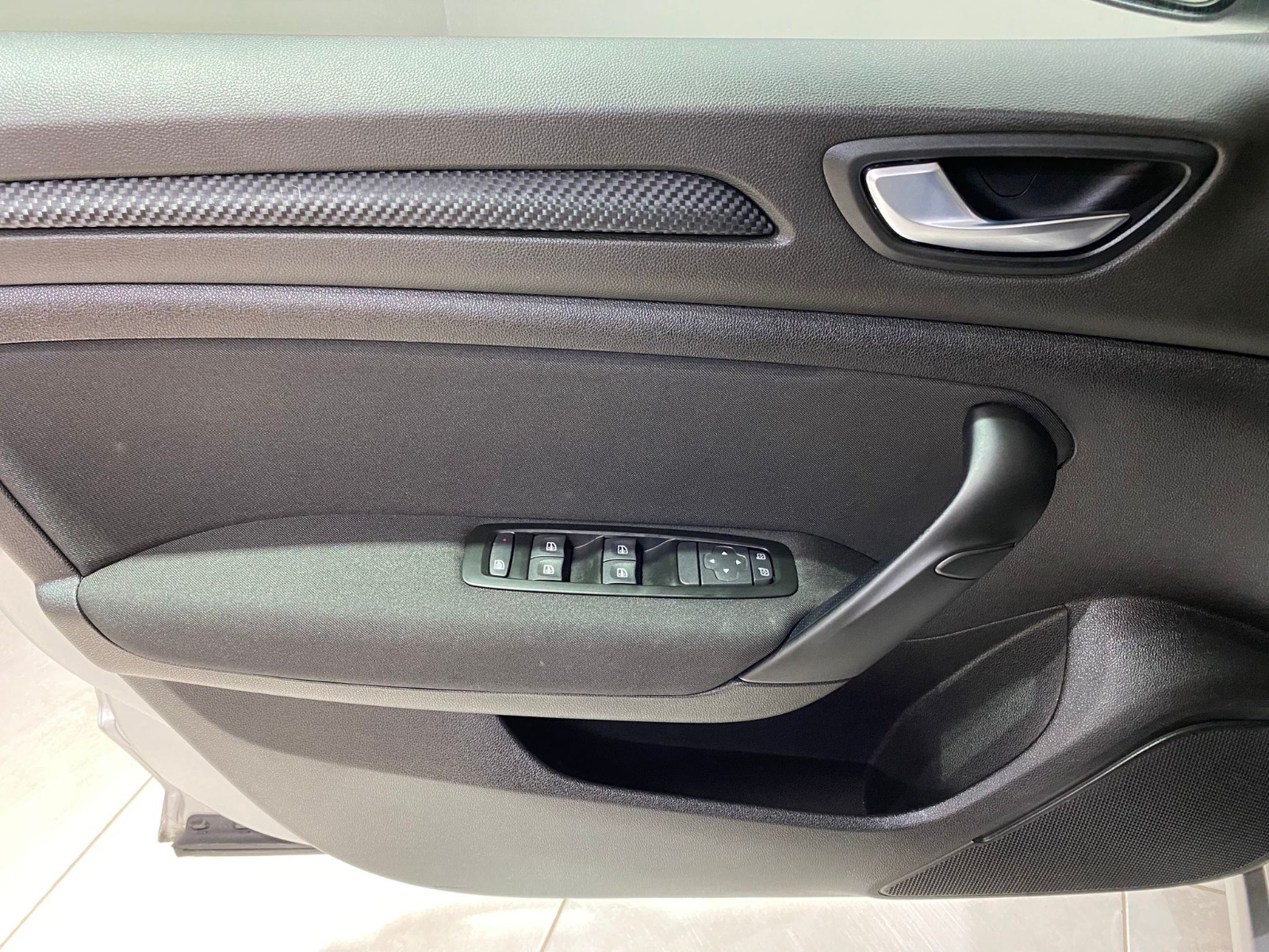 2020 Dizel Otomatik Renault Megane Gümüş Gri Gürel Tasarım Aksesuar Otomotiv San. Tic. Ltd. Şti.
