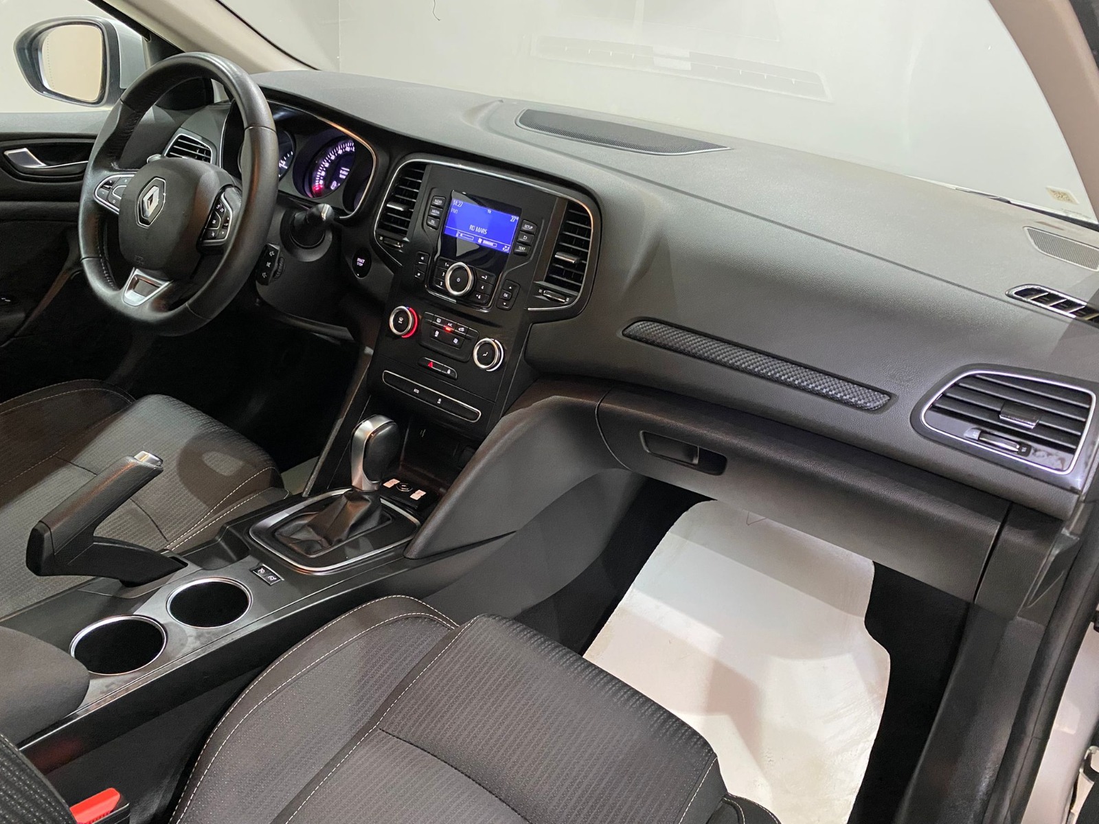 2020 Dizel Otomatik Renault Megane Gümüş Gri Gürel Tasarım Aksesuar Otomotiv San. Tic. Ltd. Şti.