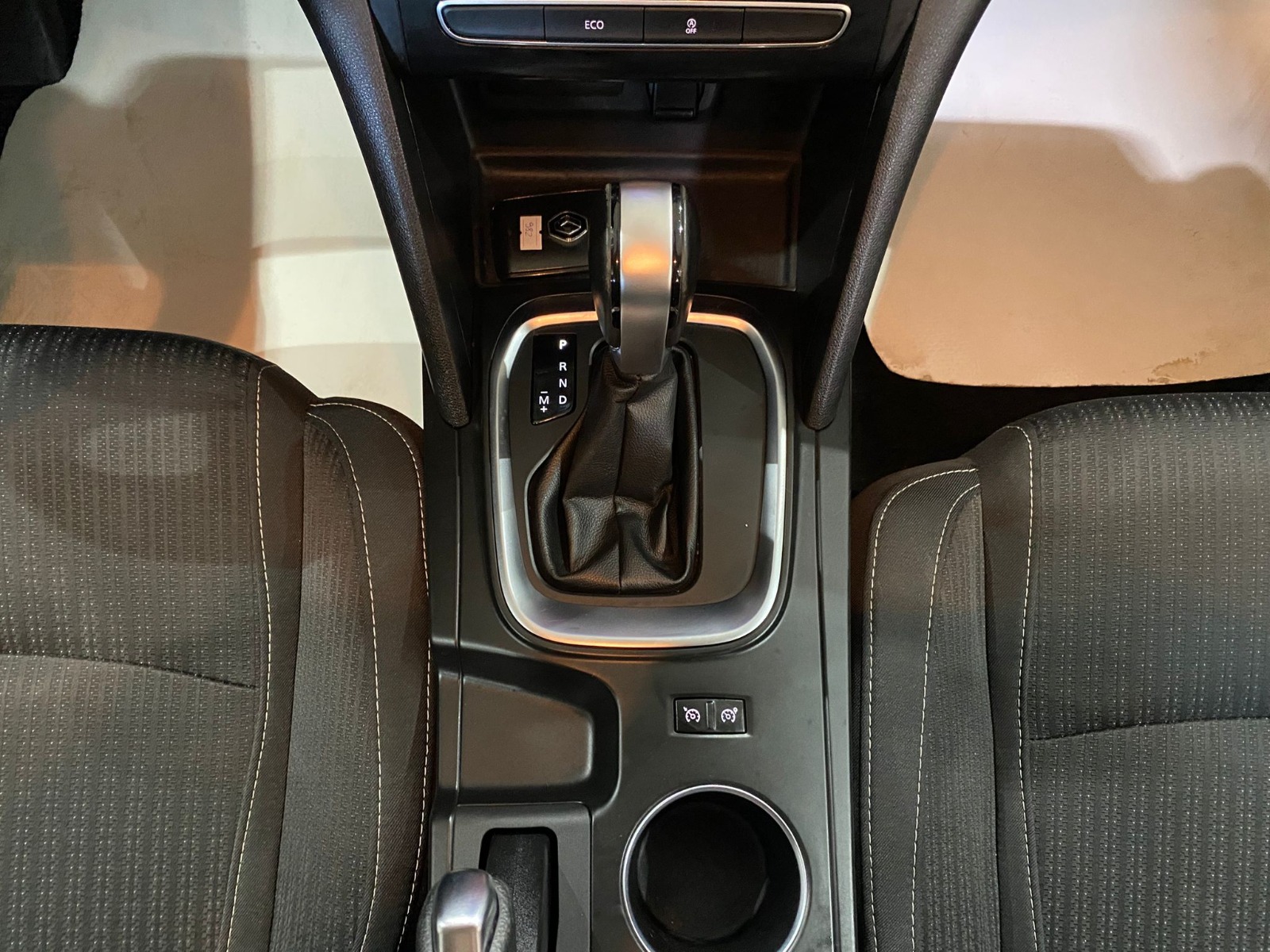 2020 Dizel Otomatik Renault Megane Gümüş Gri Gürel Tasarım Aksesuar Otomotiv San. Tic. Ltd. Şti.