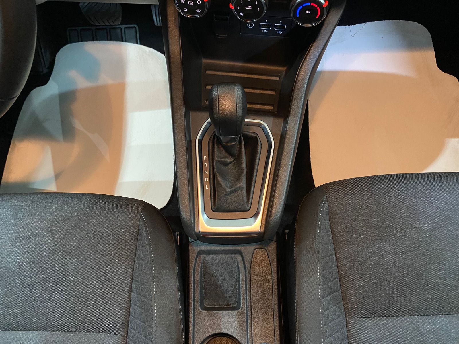 2023 Benzin Otomatik Renault Clio Beyaz Gürel Tasarım Aksesuar Otomotiv San. Tic. Ltd. Şti.