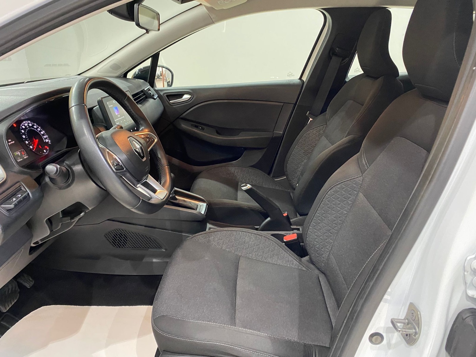 2023 Benzin Otomatik Renault Clio Beyaz Gürel Tasarım Aksesuar Otomotiv San. Tic. Ltd. Şti.