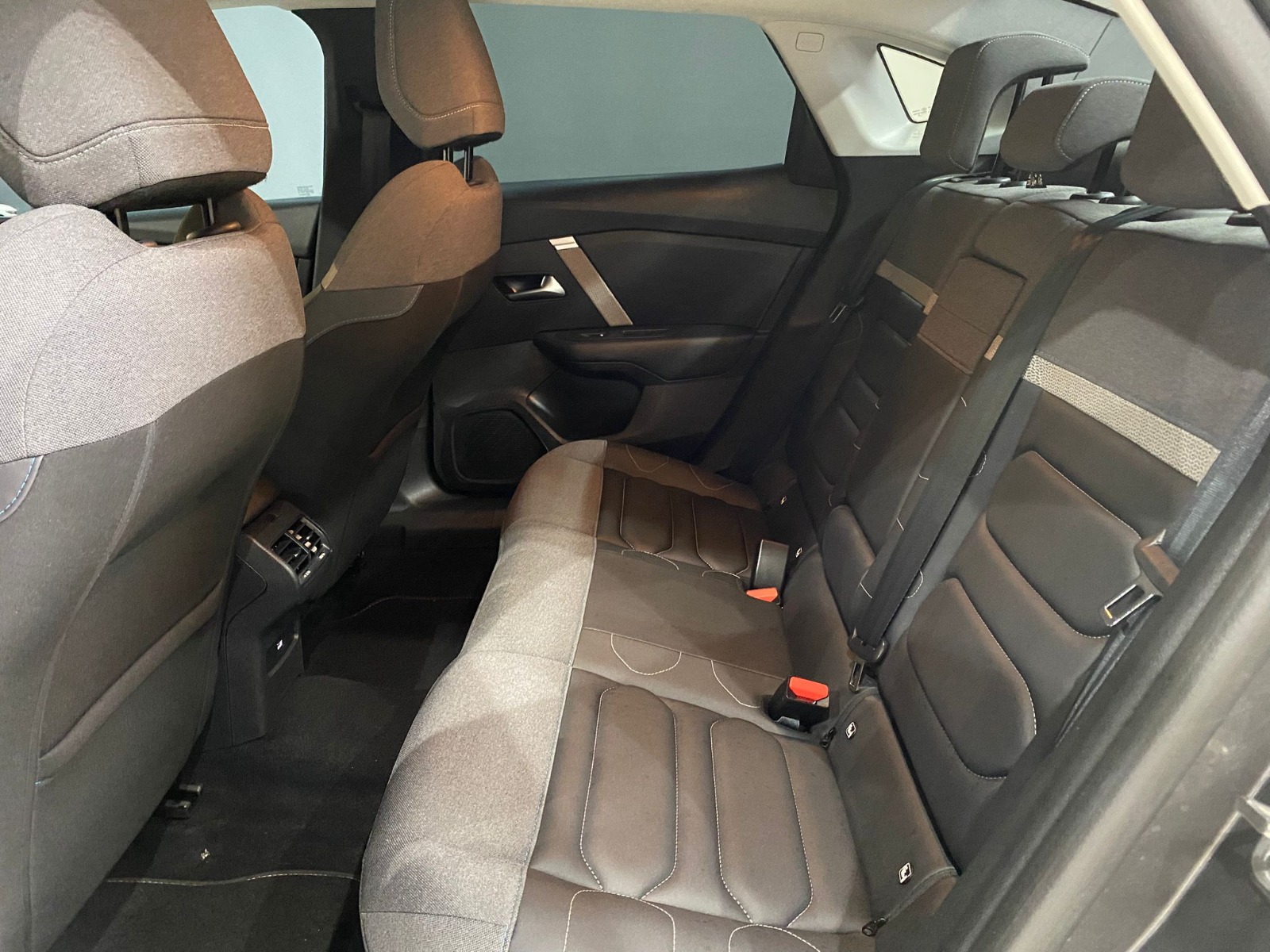 2024 Benzin Otomatik Citroen C4 X Gri Gürel Tasarım Aksesuar Otomotiv San. Tic. Ltd. Şti.