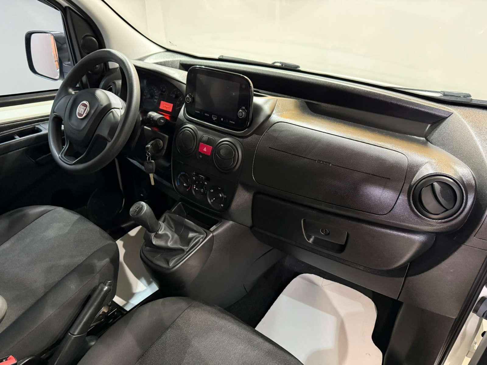 2024 Dizel Manuel Fiat Fiorino Combi Beyaz Gürel Tasarım Aksesuar Otomotiv San. Tic. Ltd. Şti.