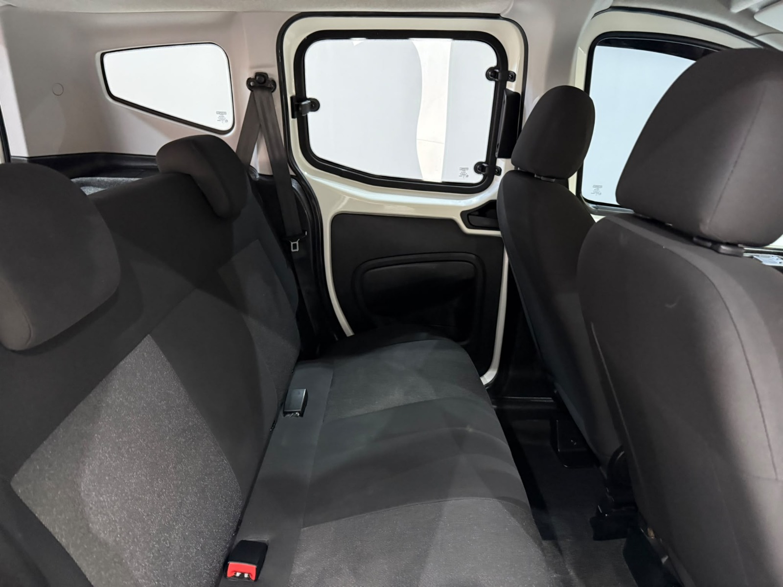 2024 Dizel Manuel Fiat Fiorino Combi Beyaz Gürel Tasarım Aksesuar Otomotiv San. Tic. Ltd. Şti.